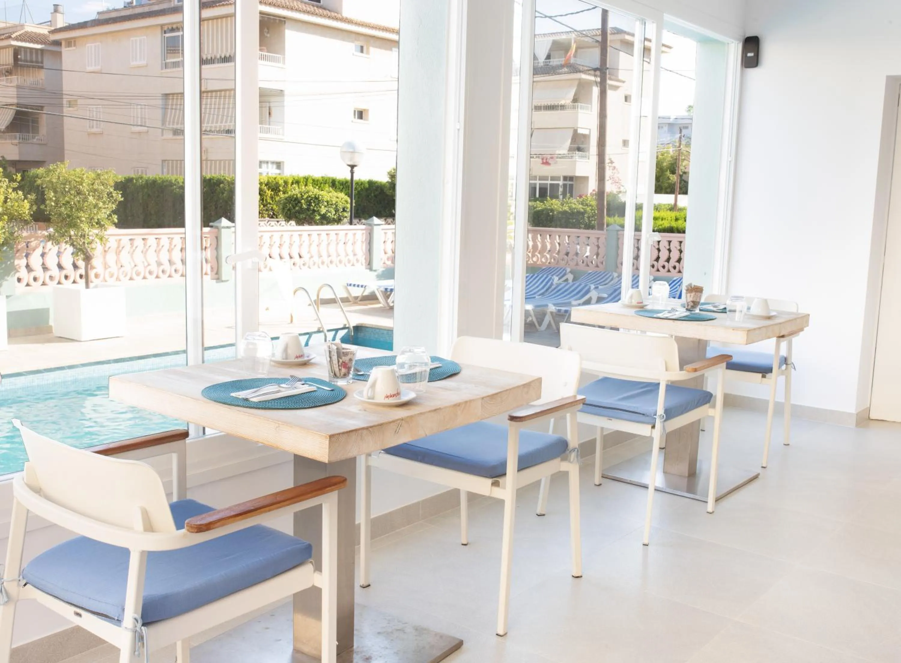 Breakfast in 4U Miranda - Adults Only