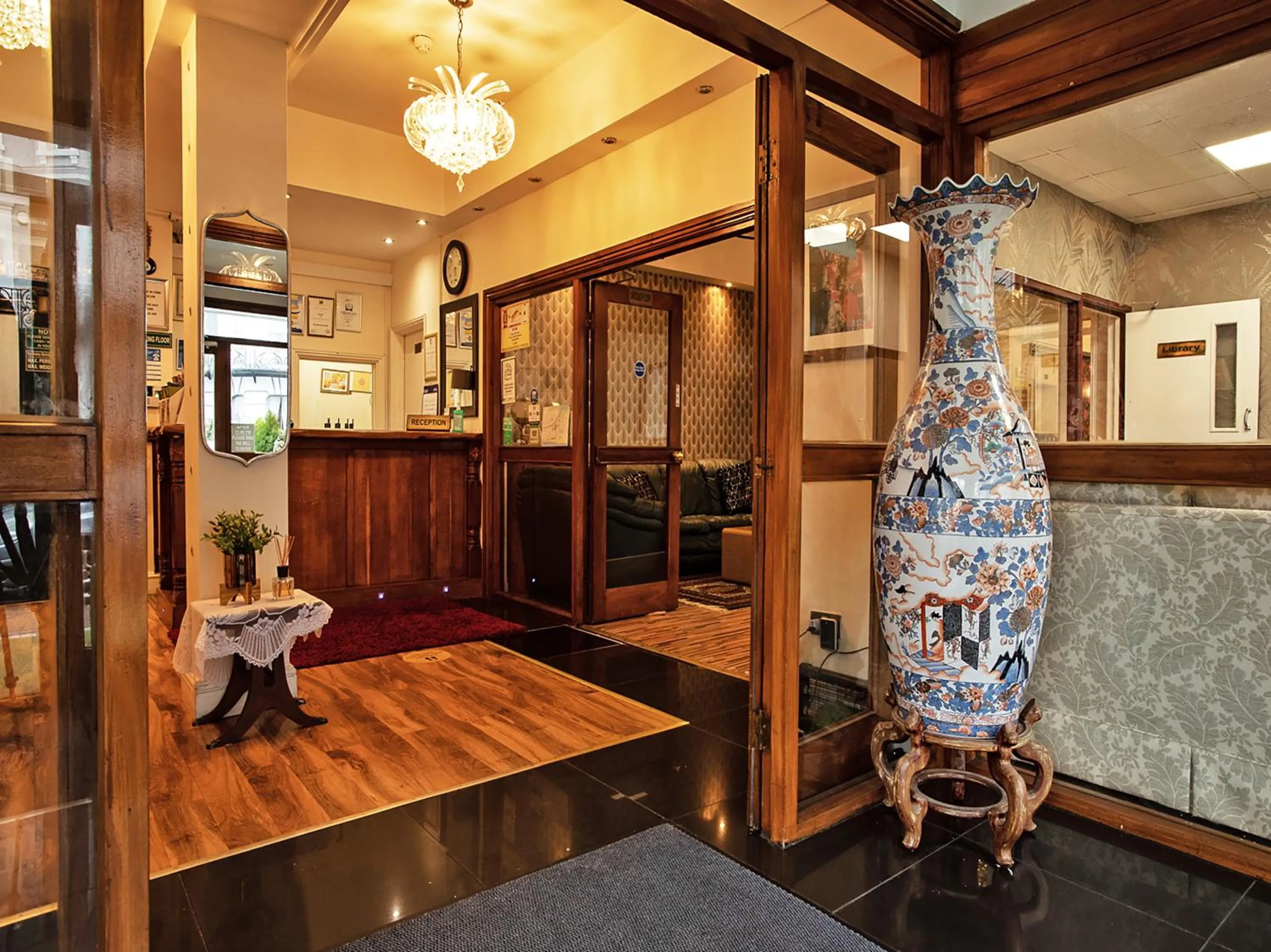 Lobby or reception in The Waverley Hotel