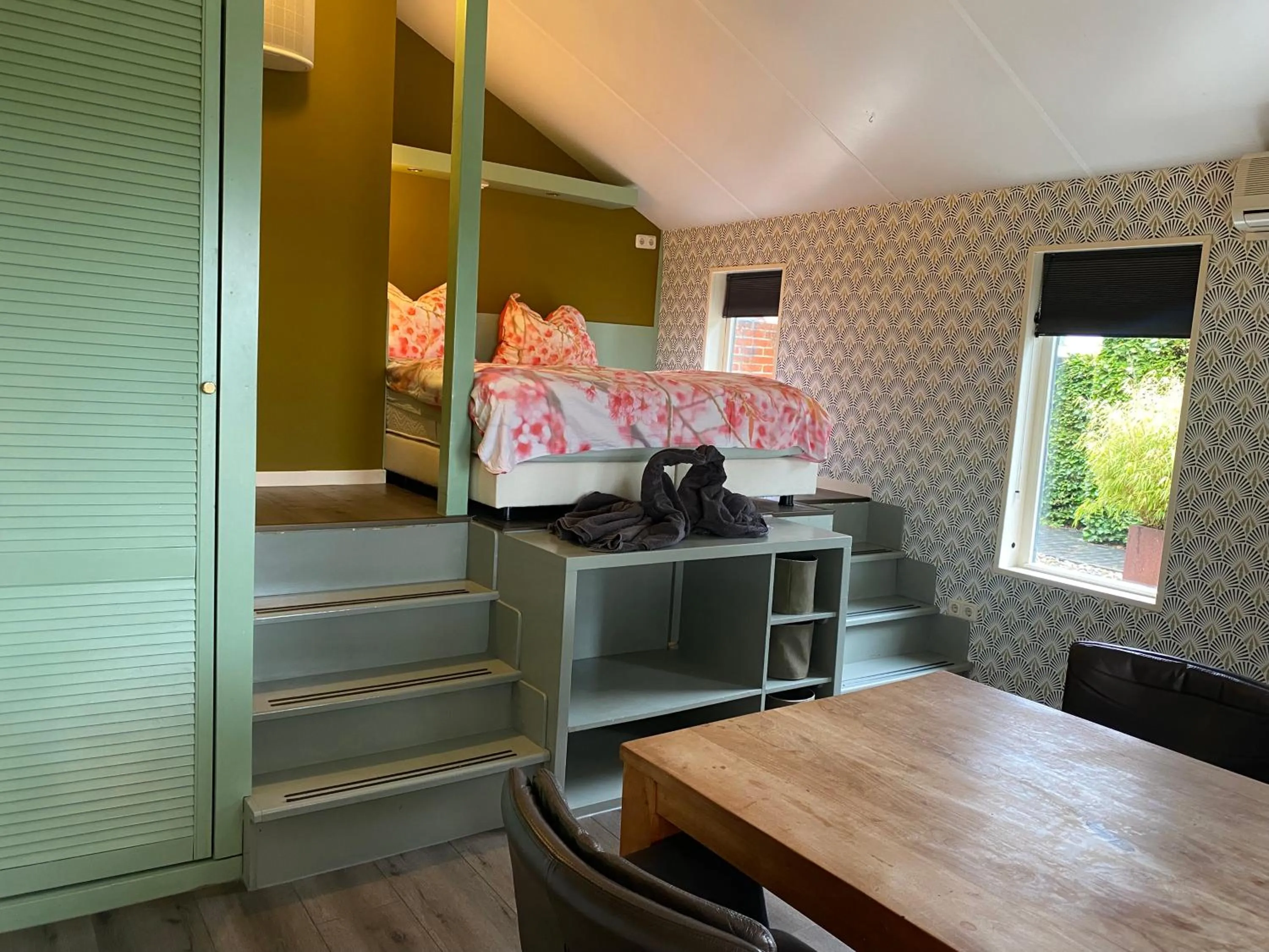 Bedroom, Bed in Kindvriendelijk appartement de Hooge Stukken onder de rook van Groningen