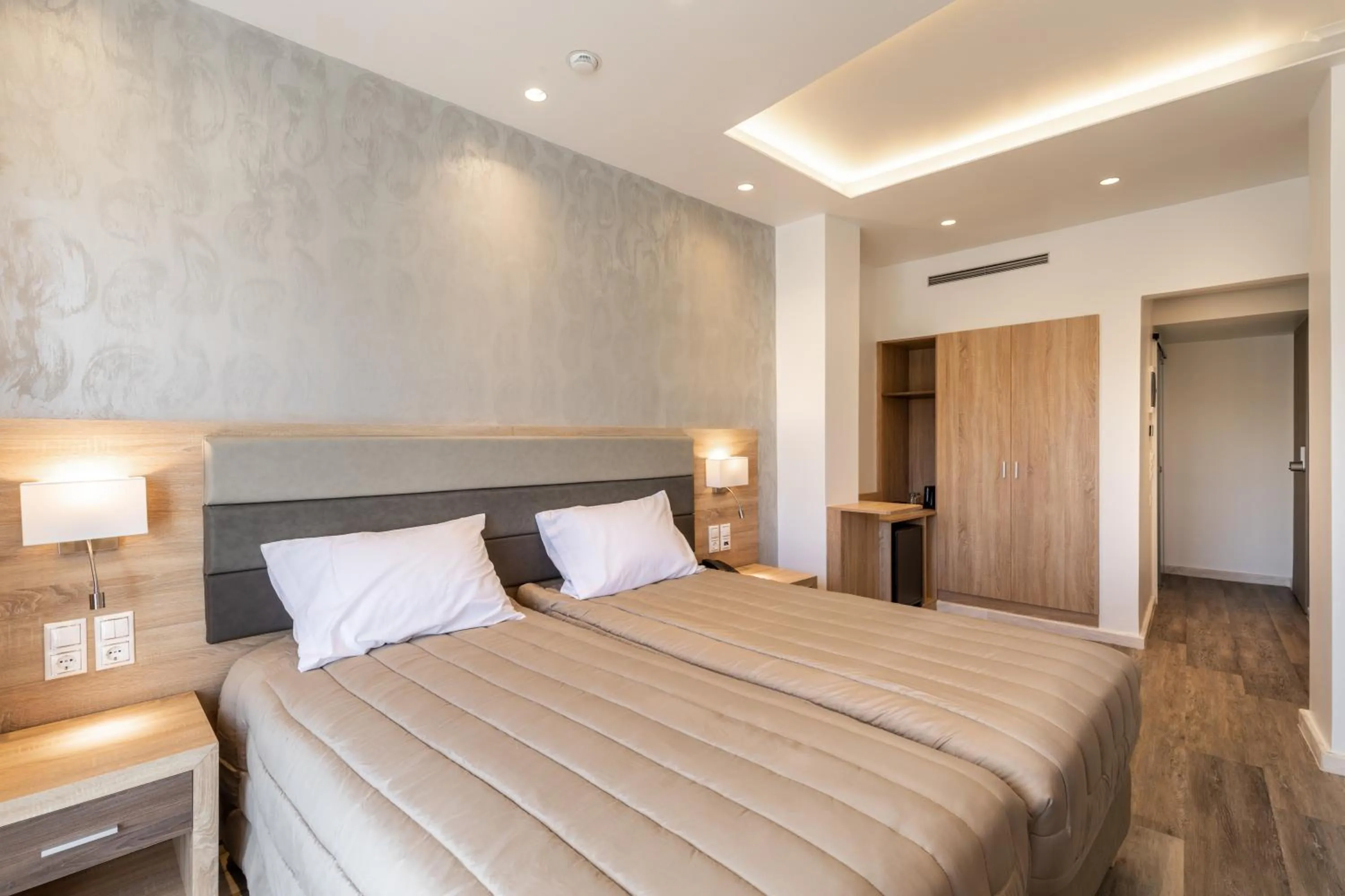 Bed in Xenophon Hotel