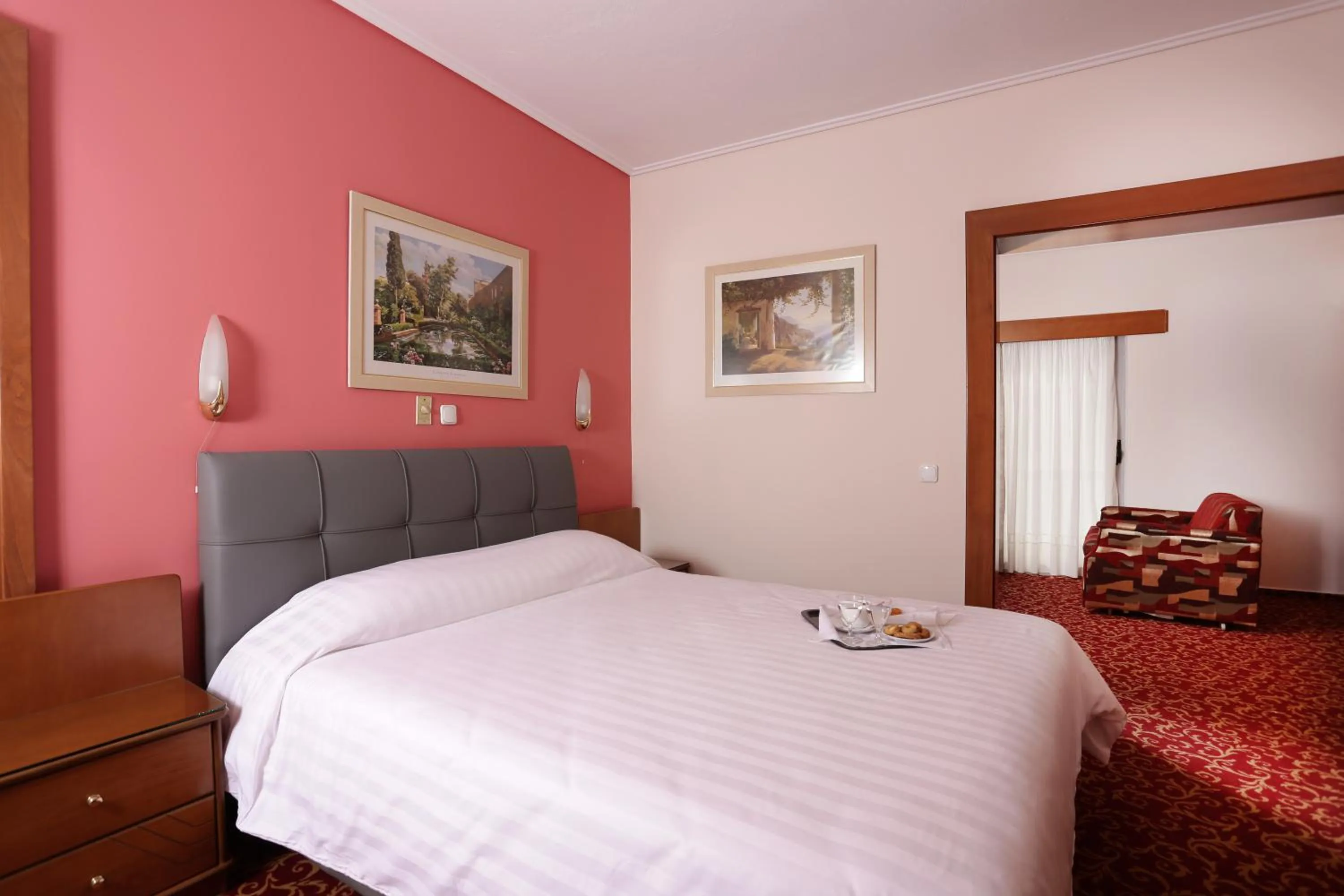 Bedroom, Bed in Xenophon Hotel