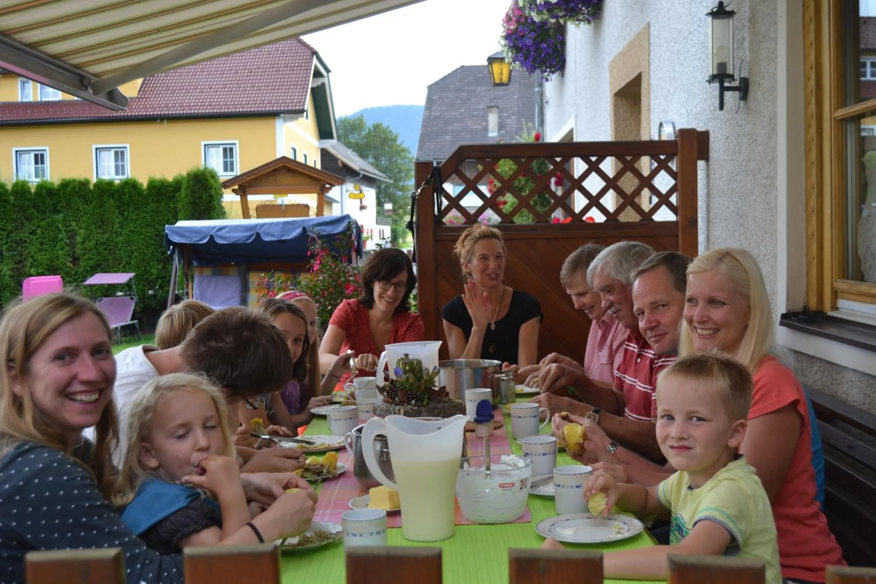 group of guests in Biobauernhof Tonimörtl
