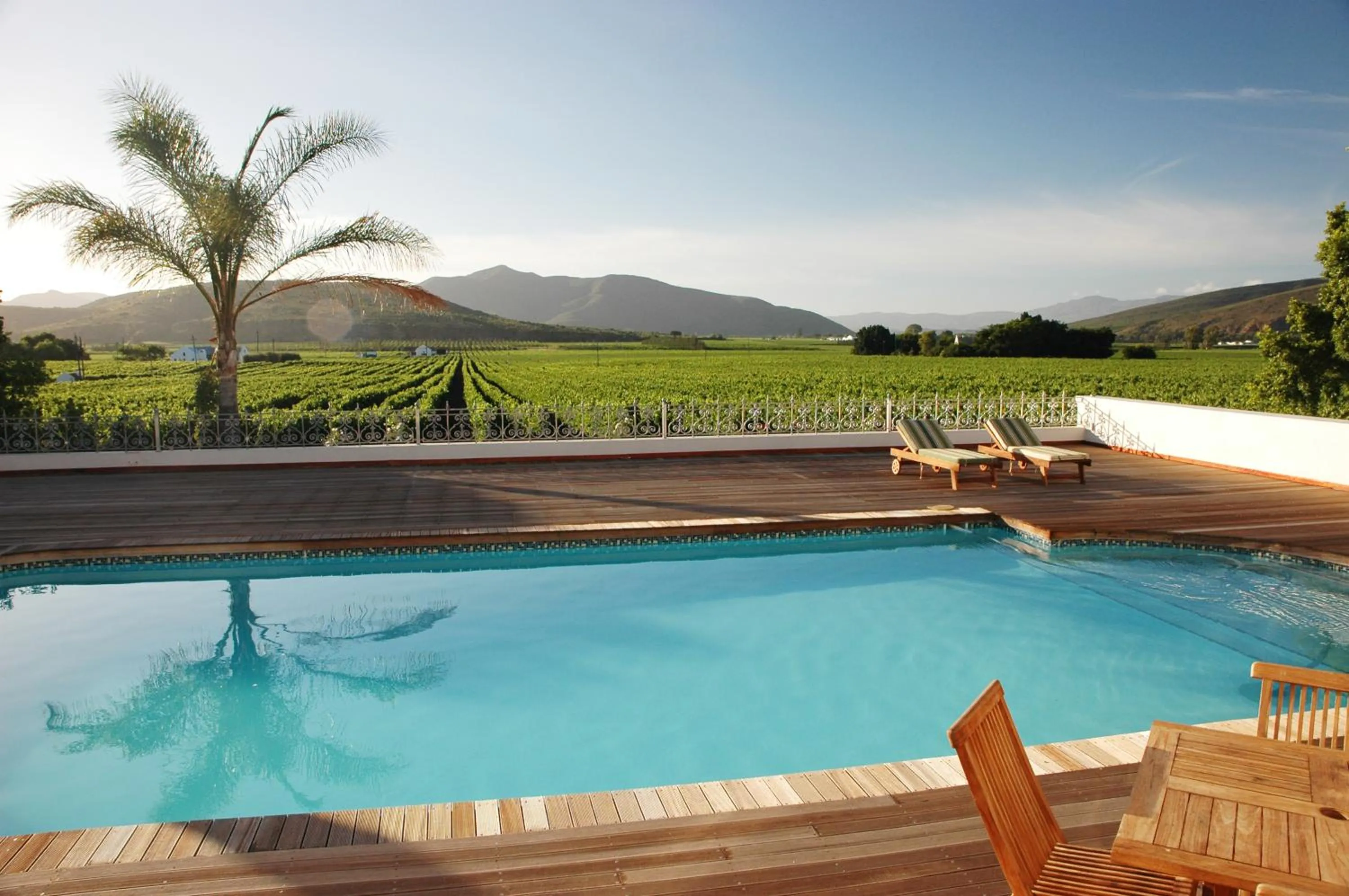 Swimming pool in Excelsior Manor Guesthouse