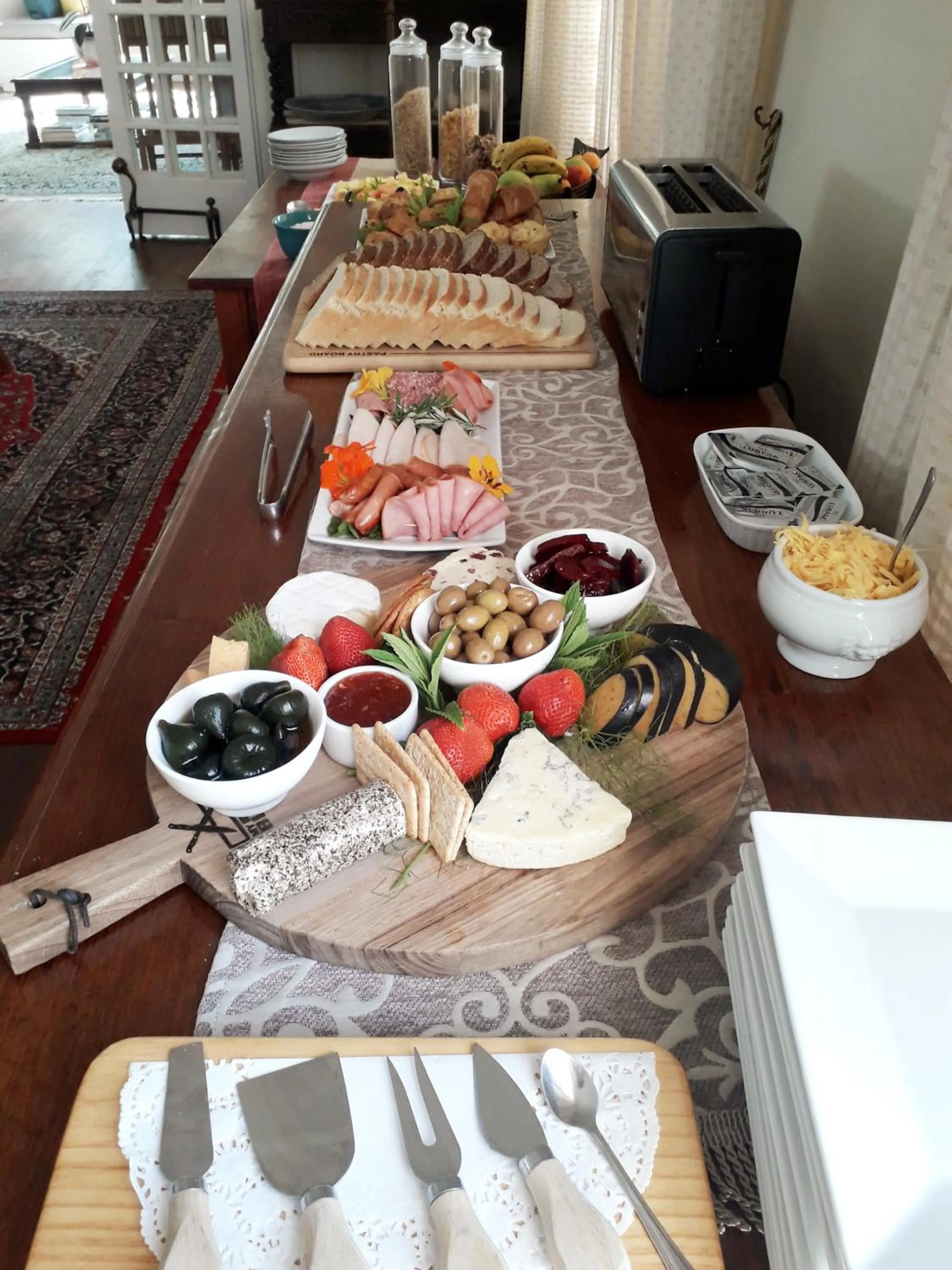 Continental breakfast in Excelsior Manor Guesthouse