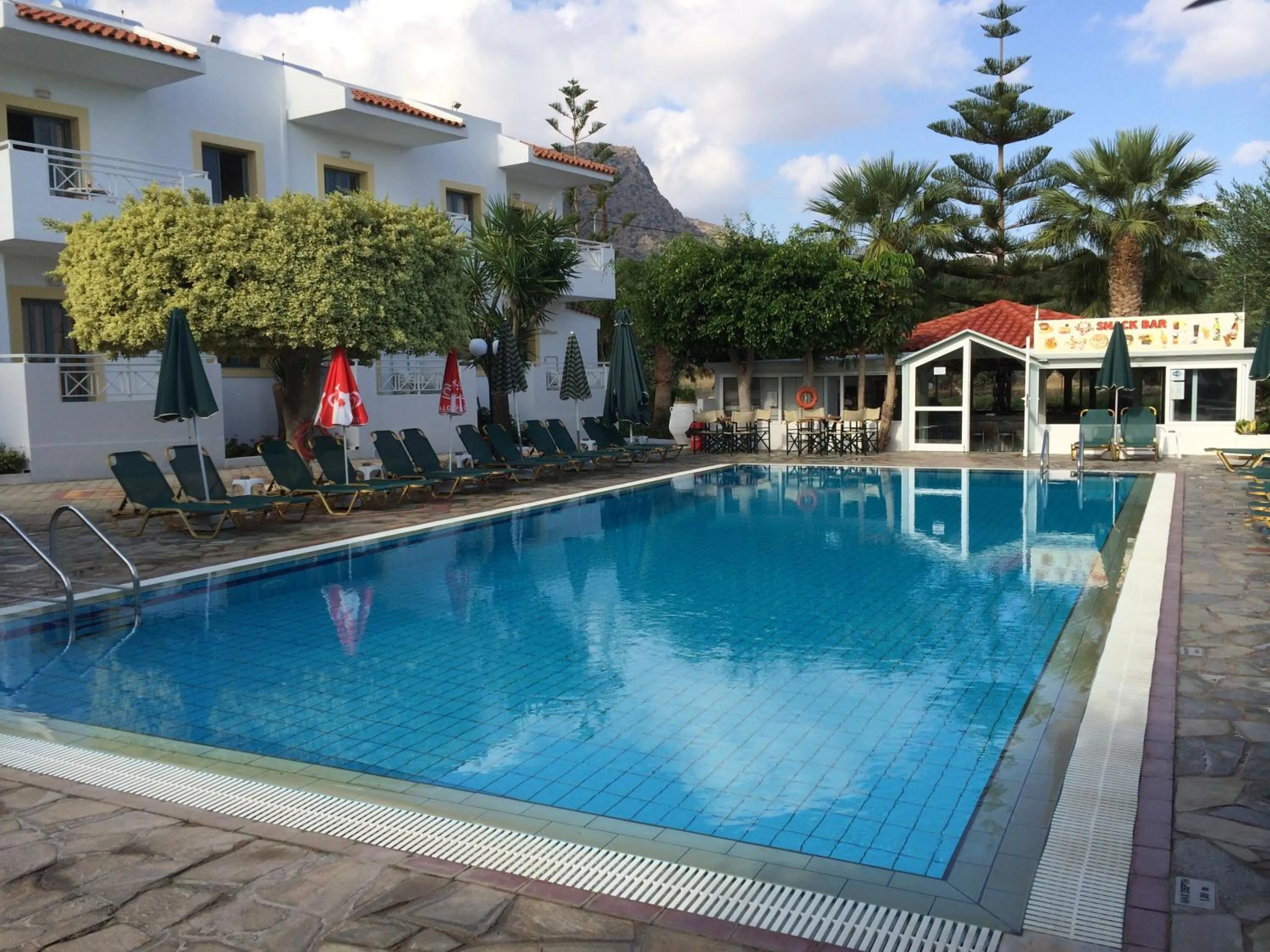 Swimming pool in Nikolas Villas Appartments