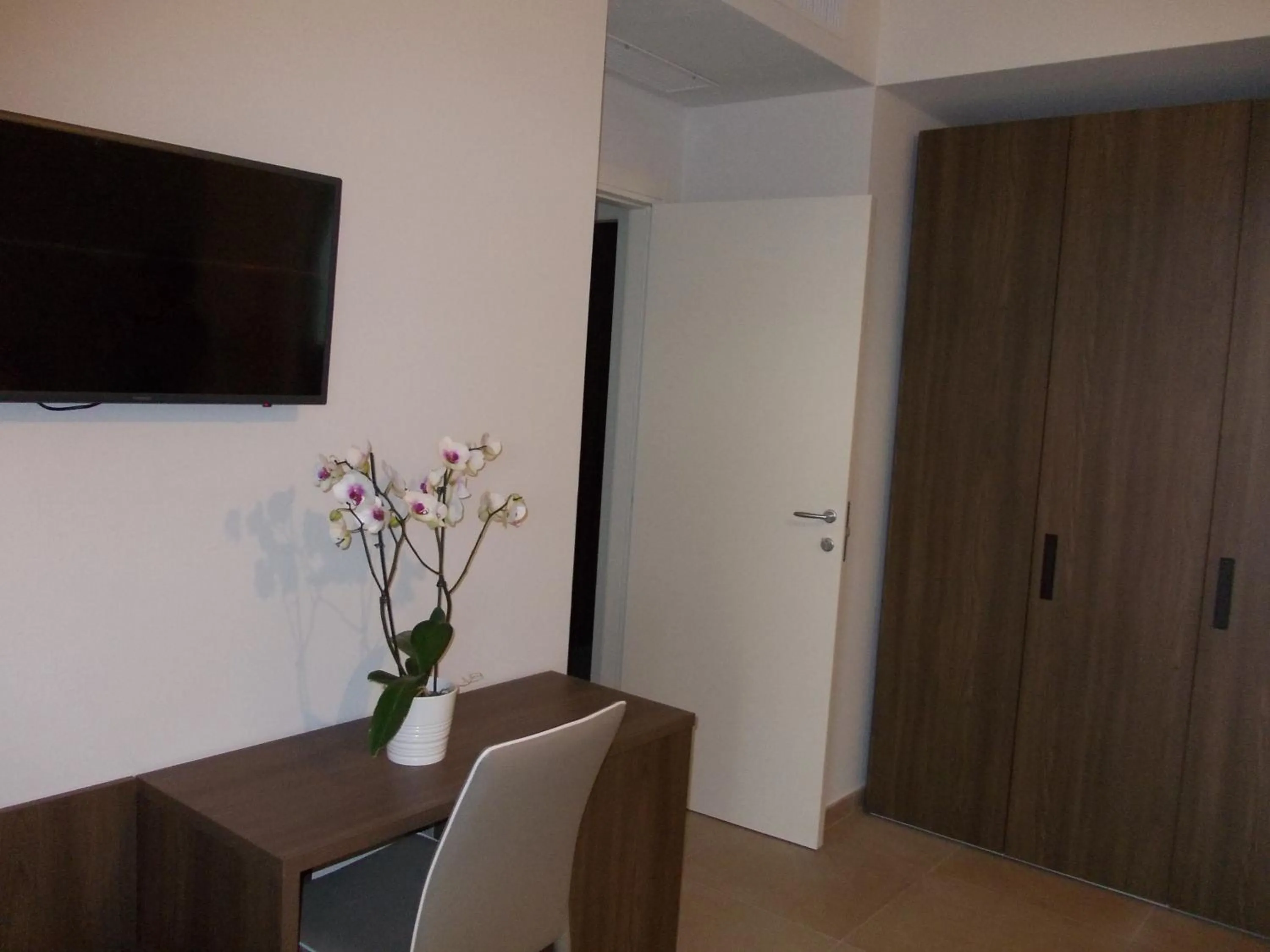 TV and multimedia in VILLA LAURO LUXURY B&B