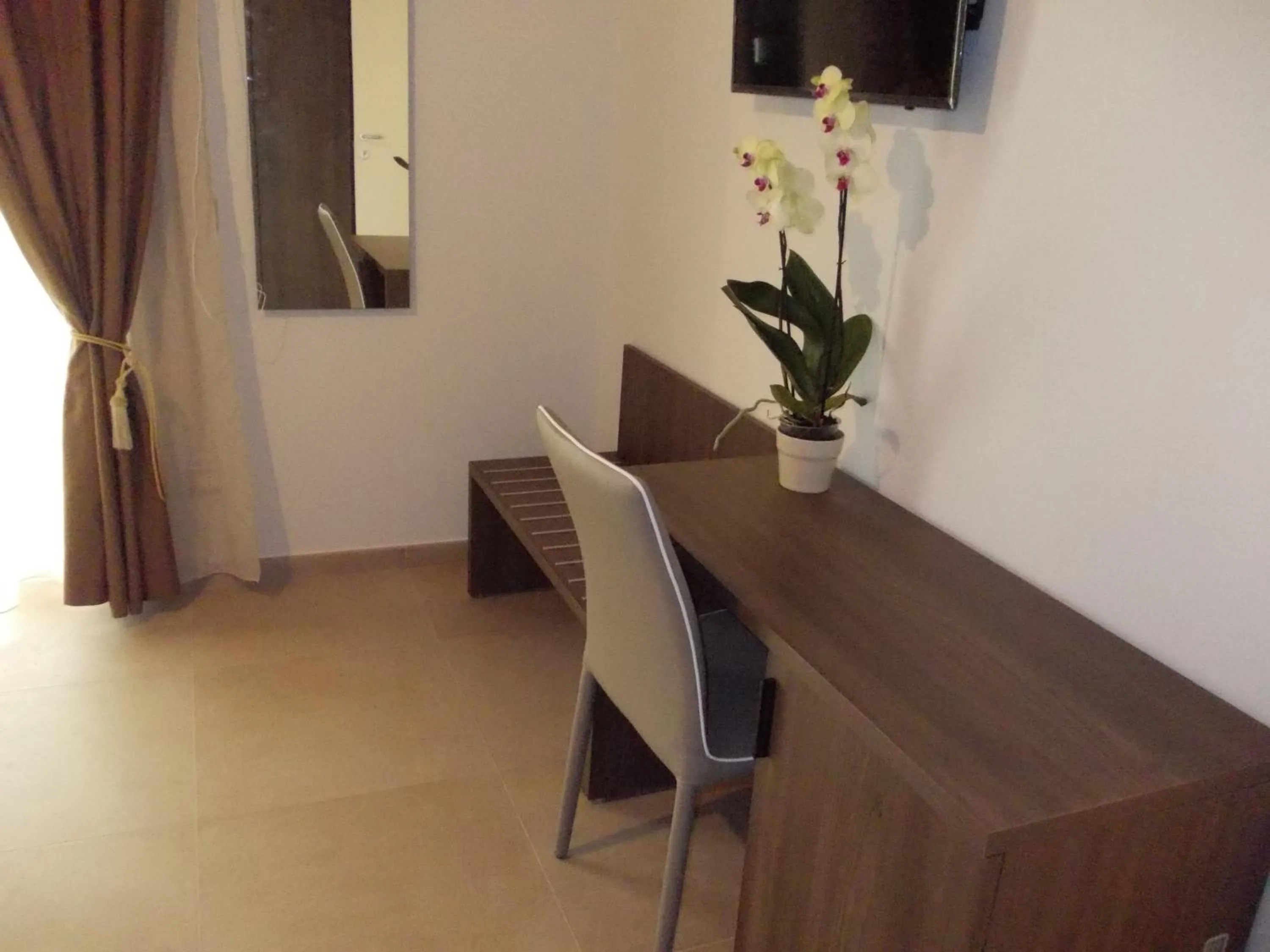 TV and multimedia in VILLA LAURO LUXURY B&B