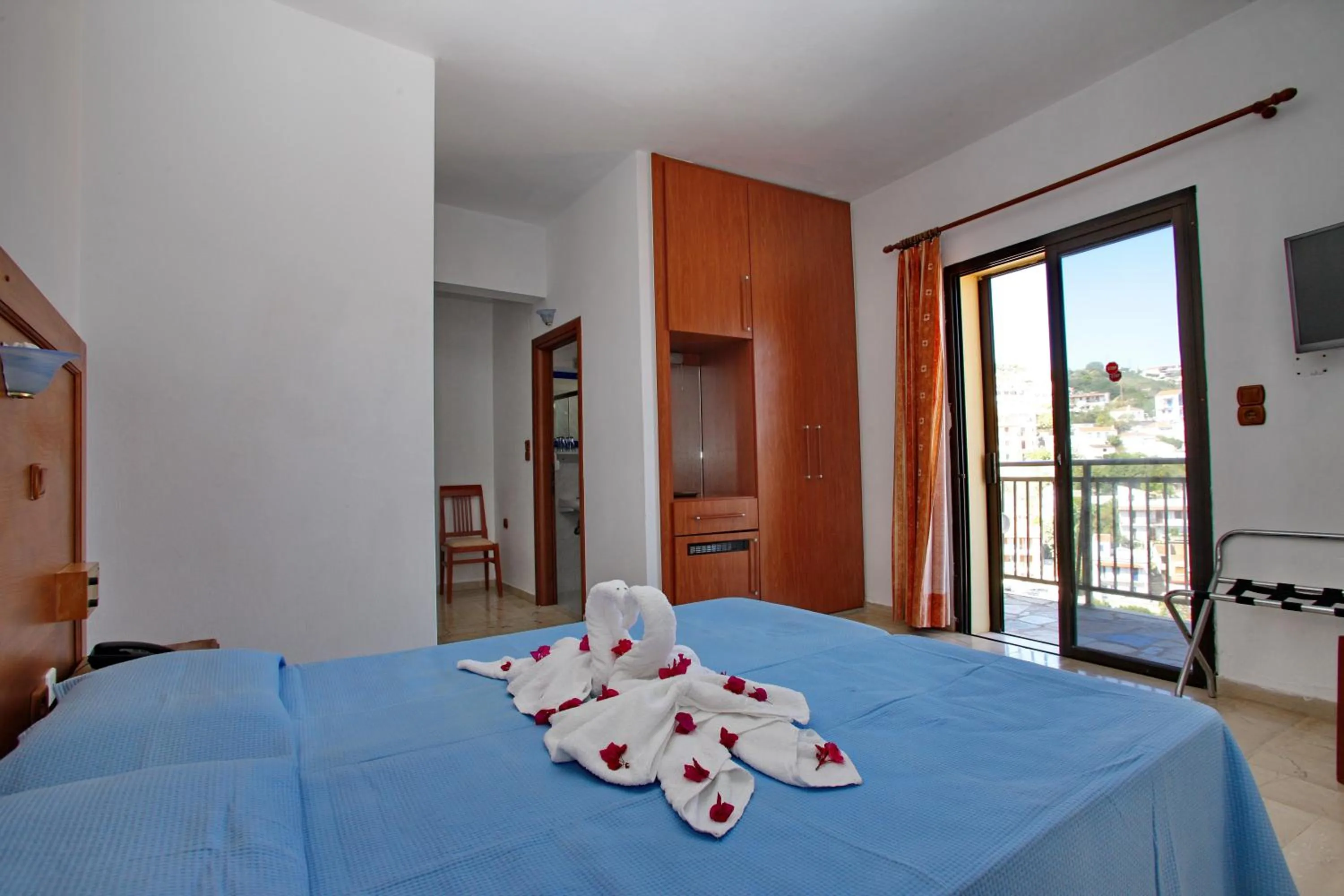 Photo of the whole room, Bed in Denise Hotel