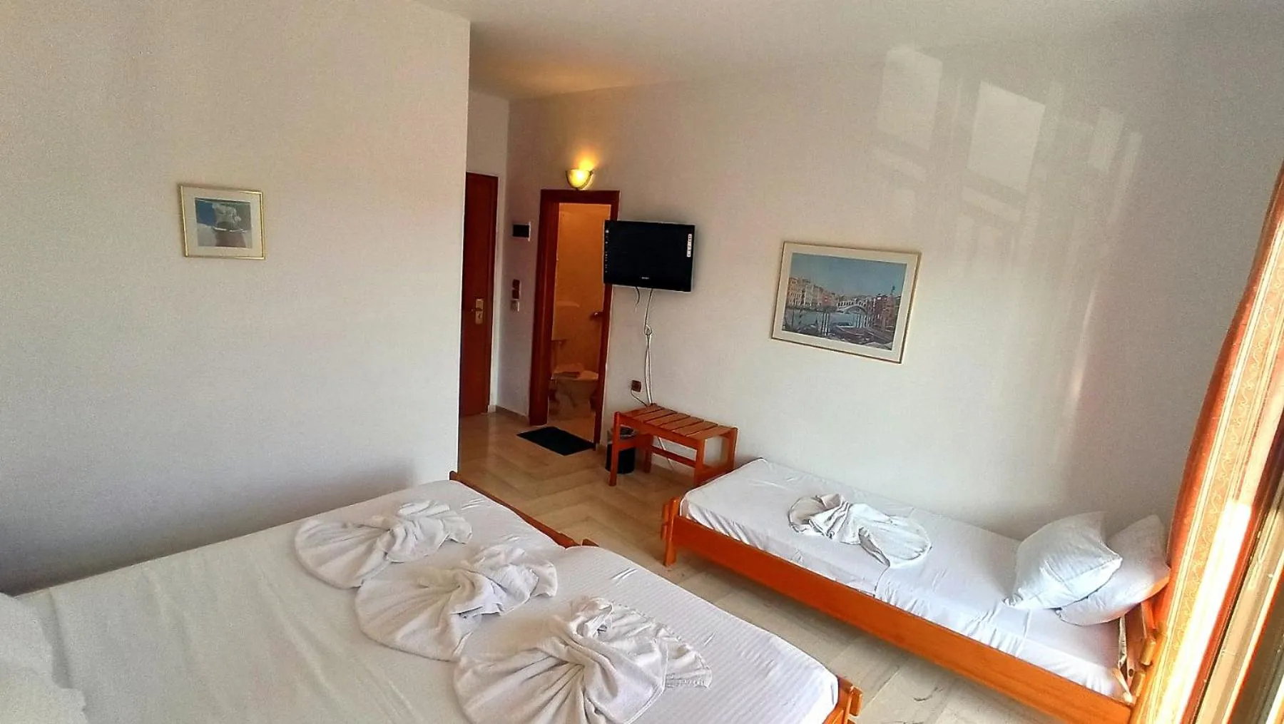 Bedroom, Bed in Denise Hotel