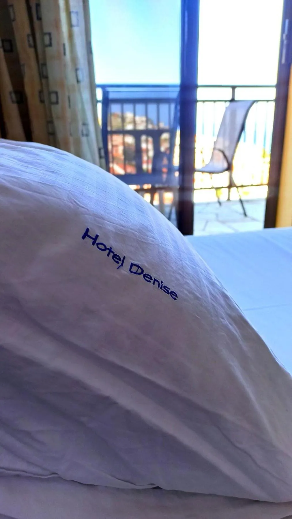 Bedroom, Bed in Denise Hotel