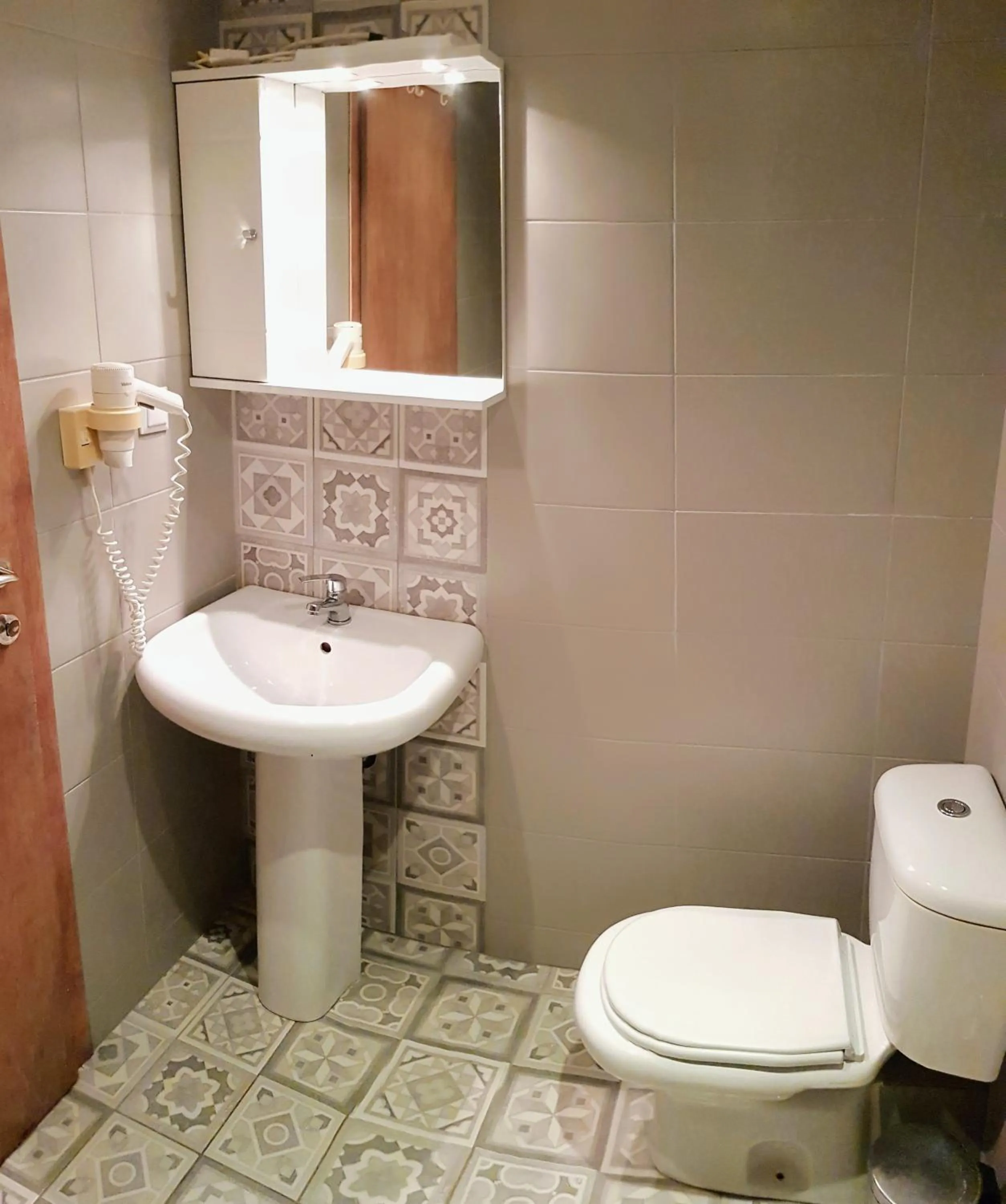 Toilet in Anemos Hotel