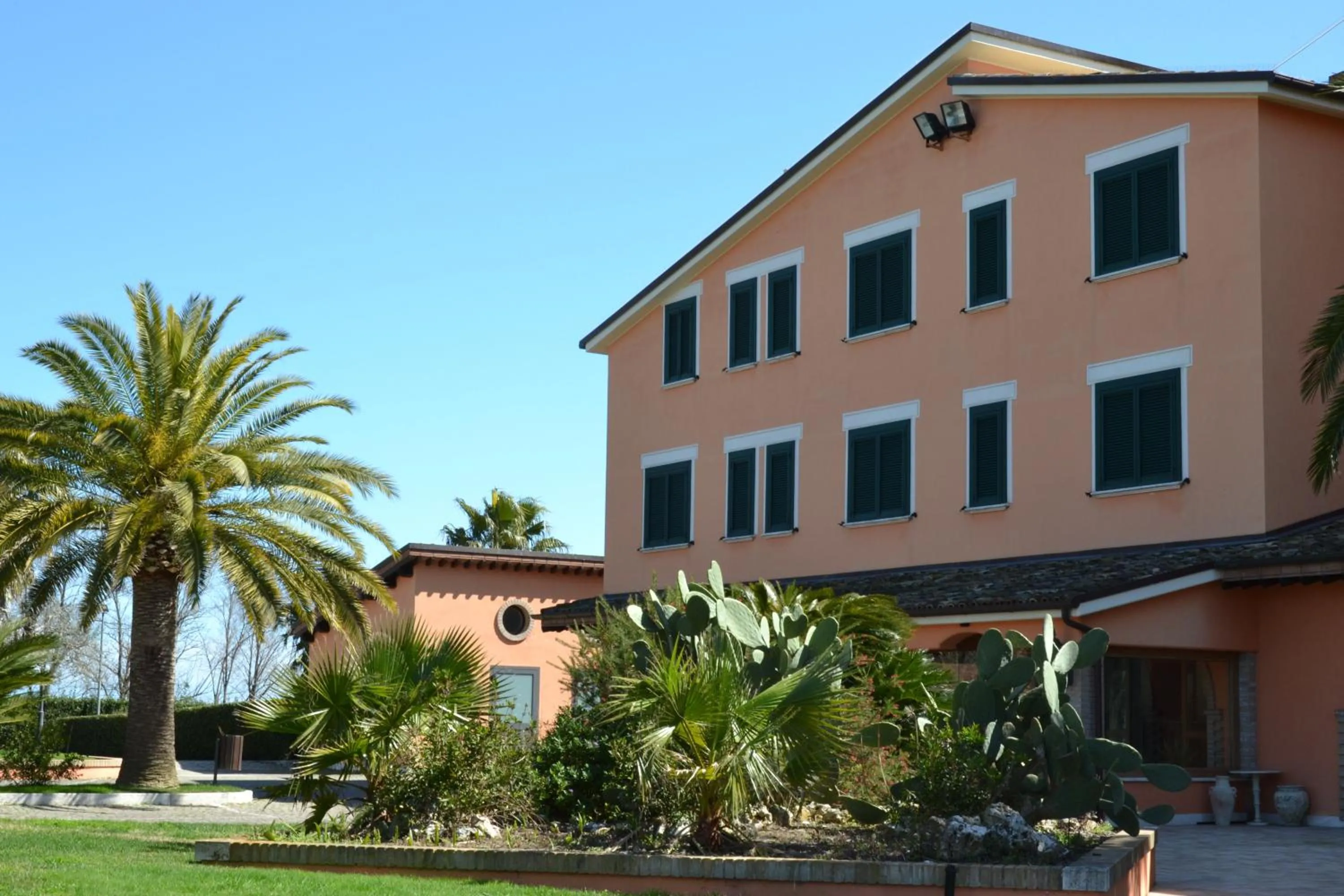 Property building in Villa Luigi Hotel & Restaurant Nuova gestione