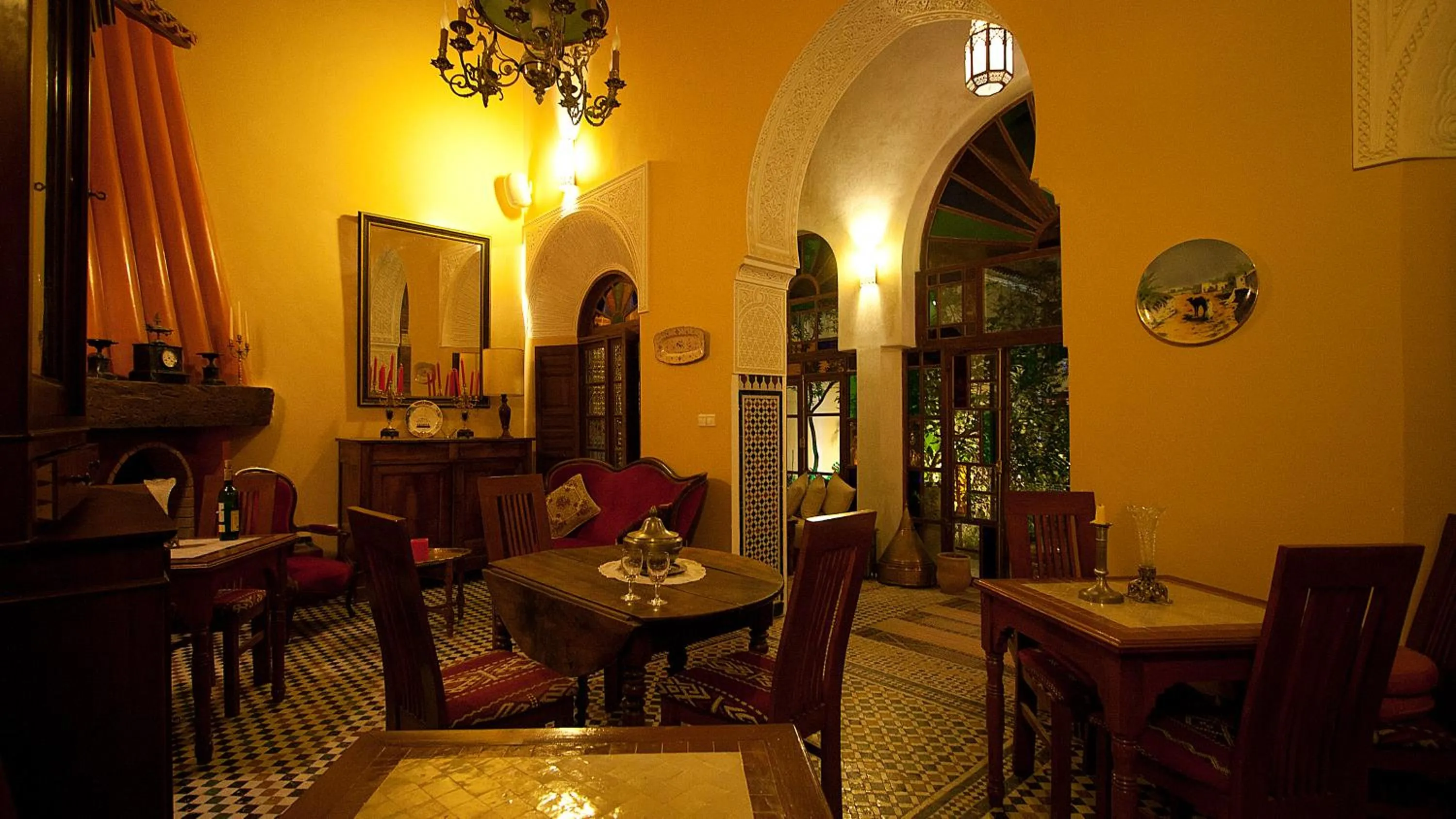 Restaurant/places to eat in Ryad Salama