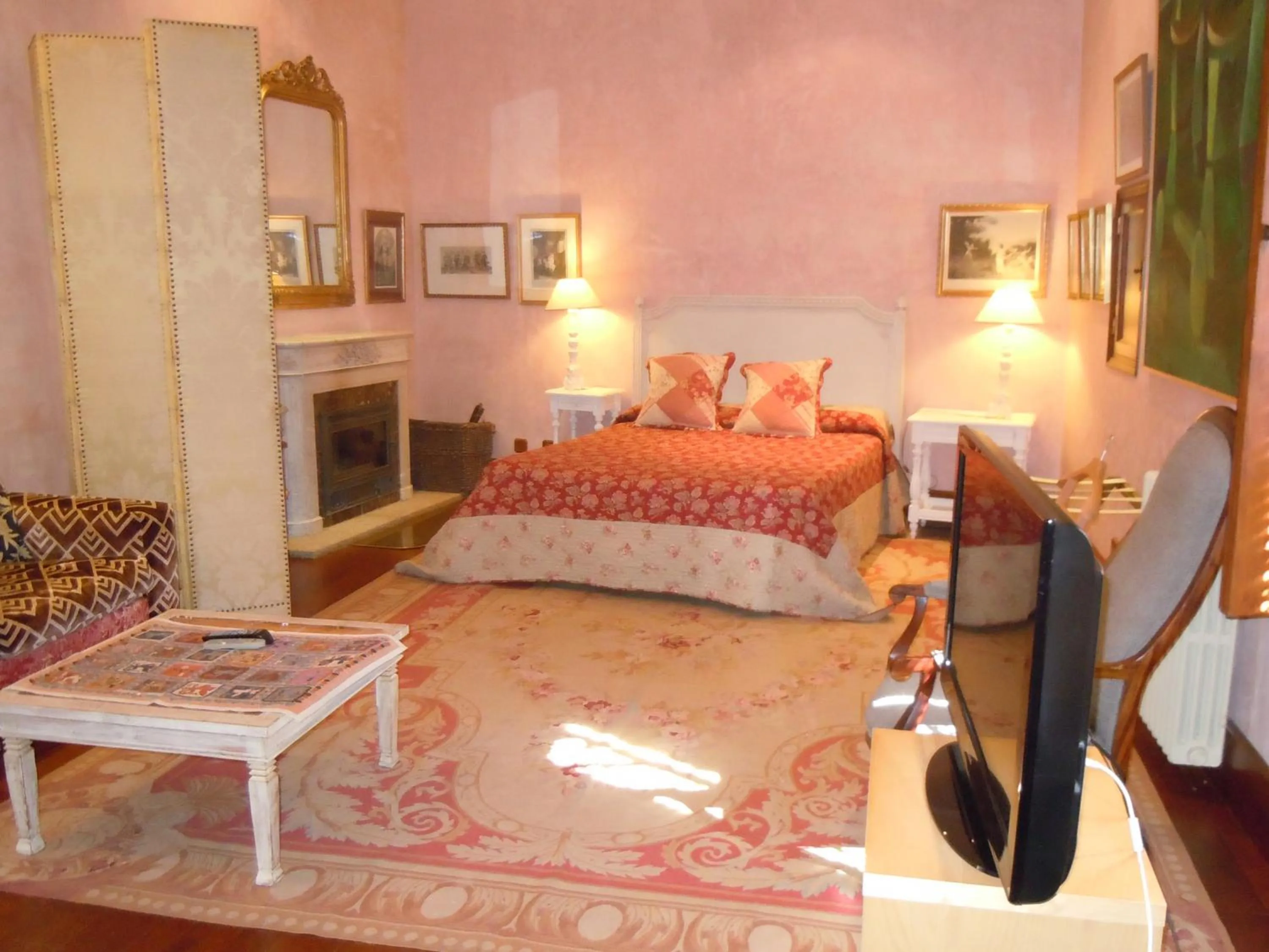 Photo of the whole room in Palacio Chaves Hotel