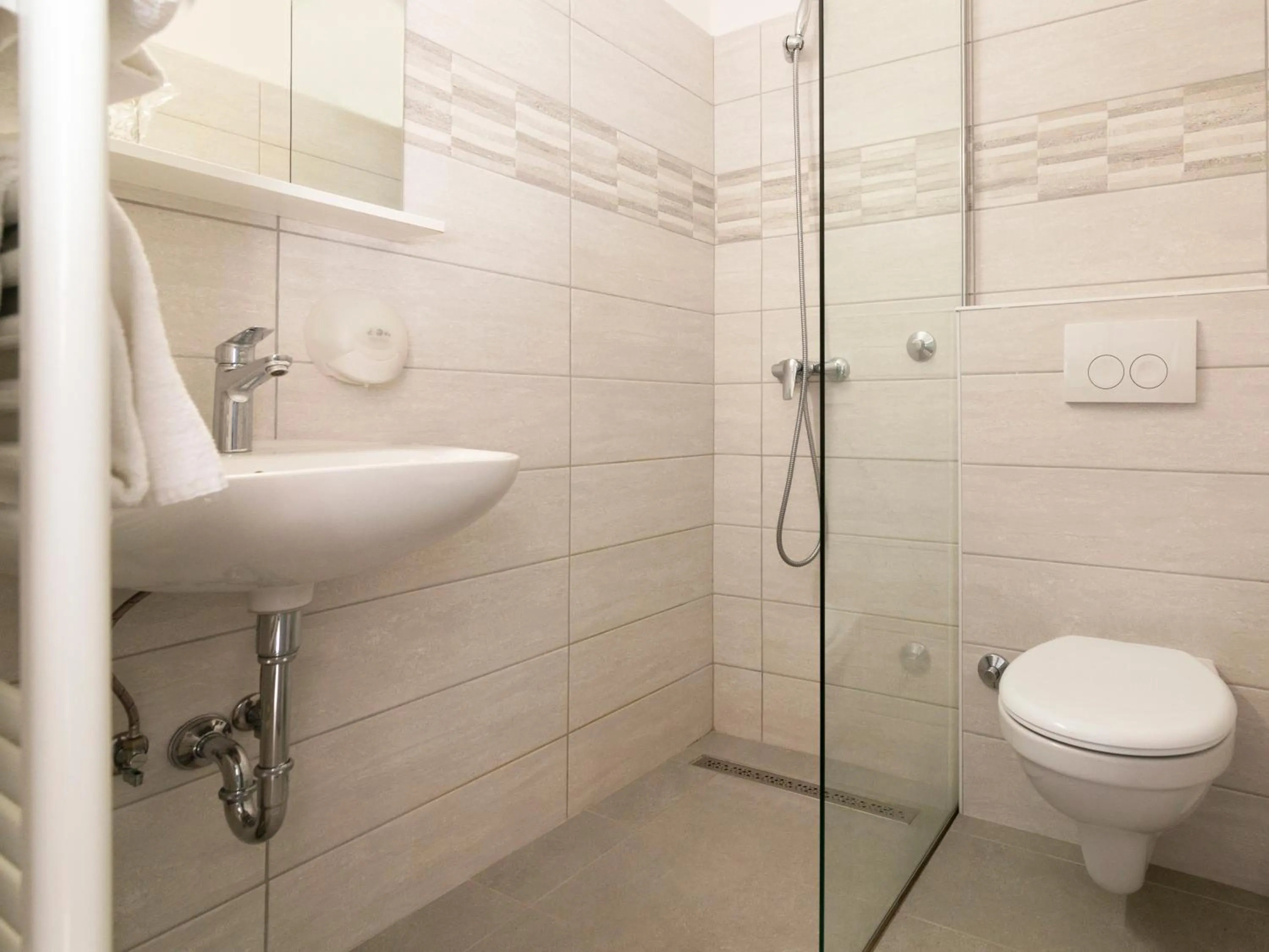 Shower in Boarding House Lucija