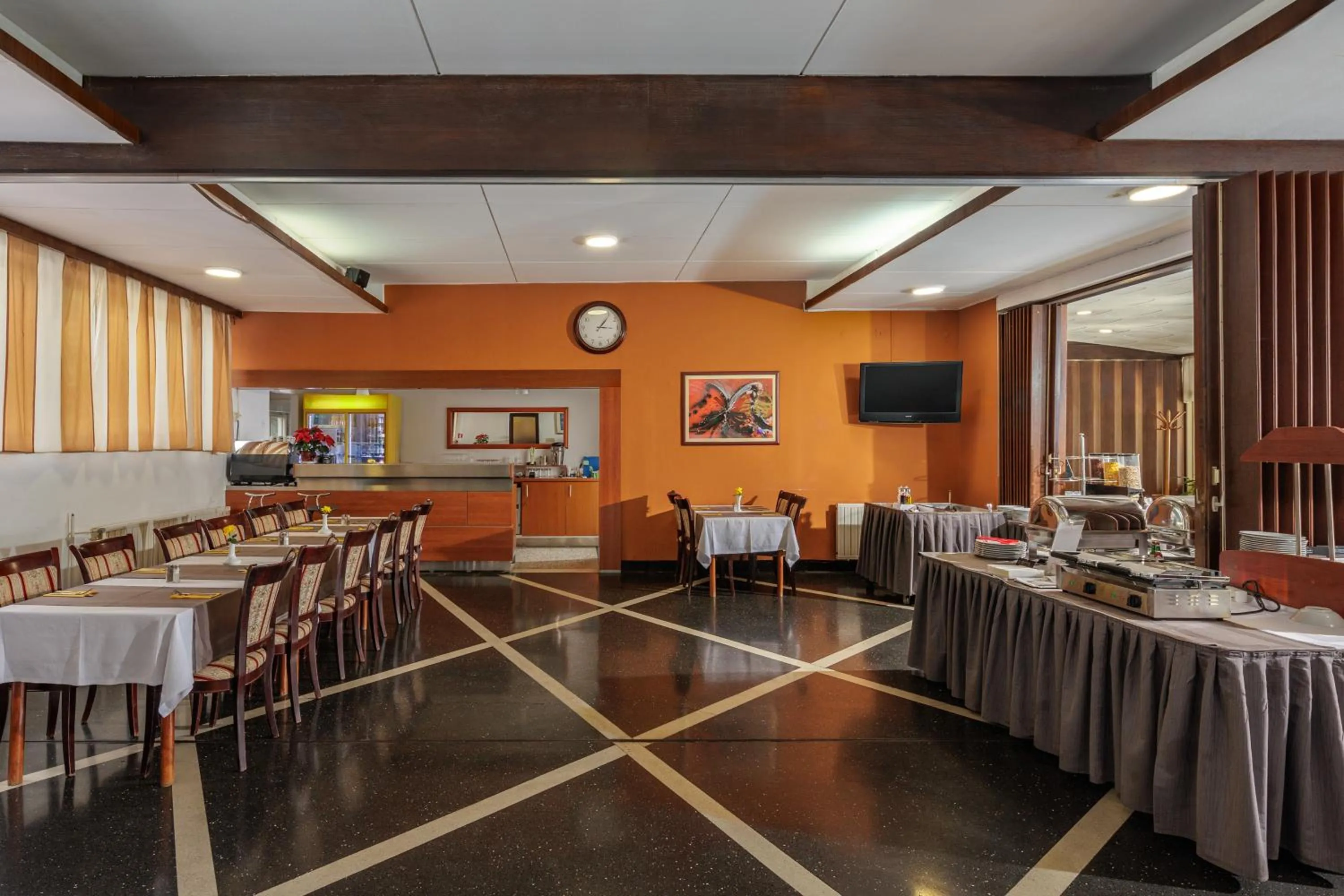 Restaurant/places to eat in Boarding House Lucija