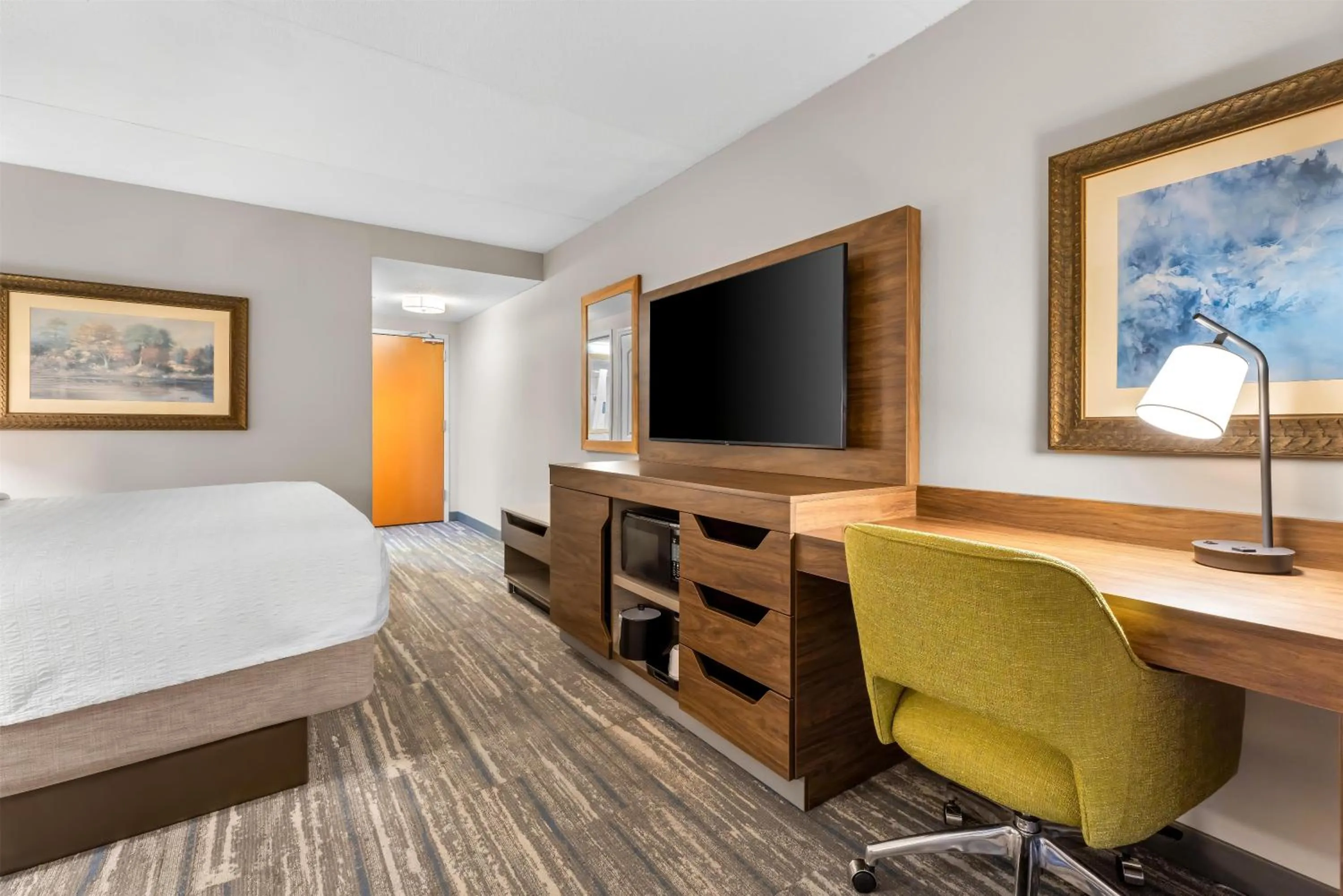 Bedroom, Bed in Hampton Inn Guntersville