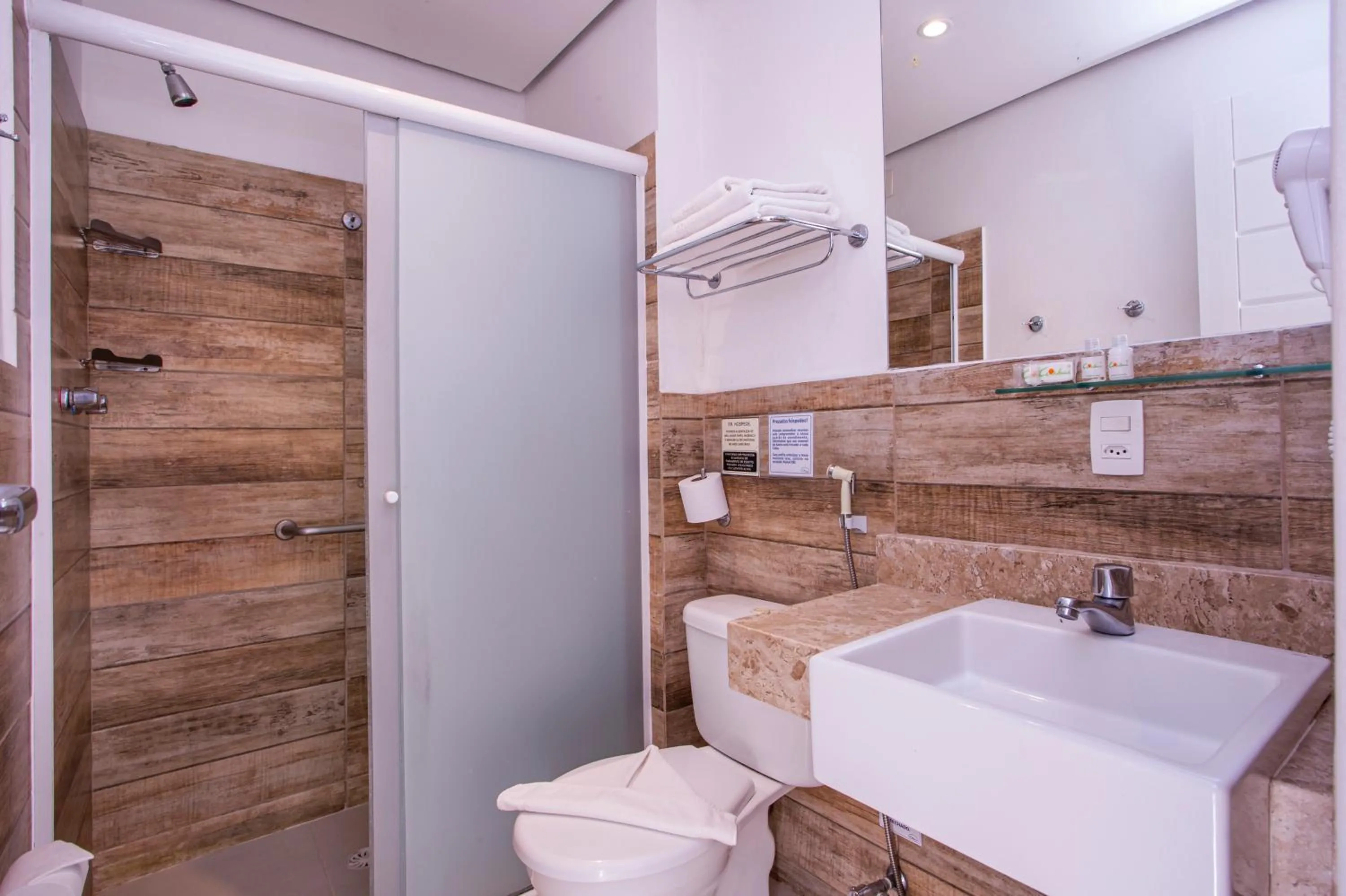 Bathroom in Ciribaí Praia Hotel