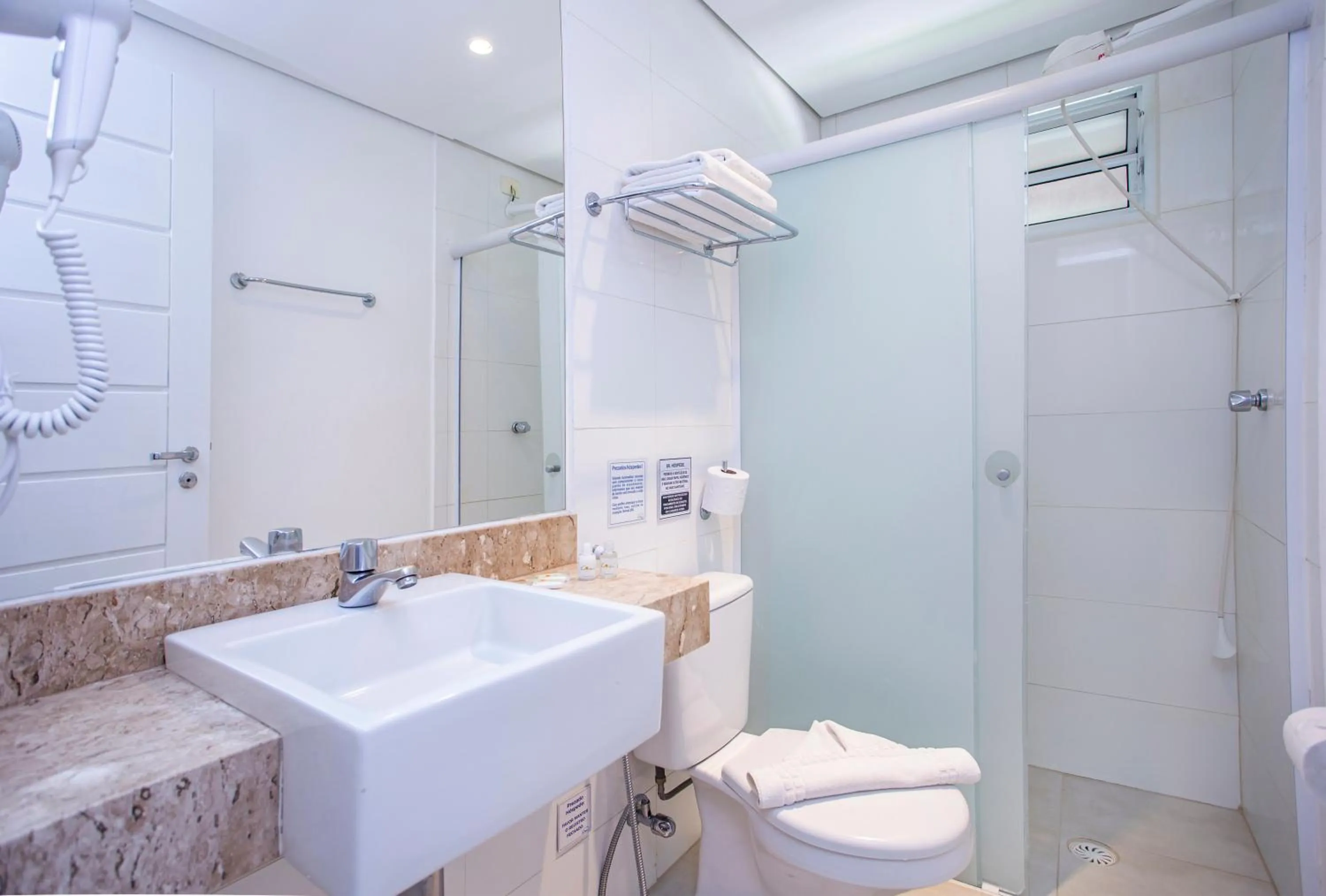 Bathroom in Ciribaí Praia Hotel