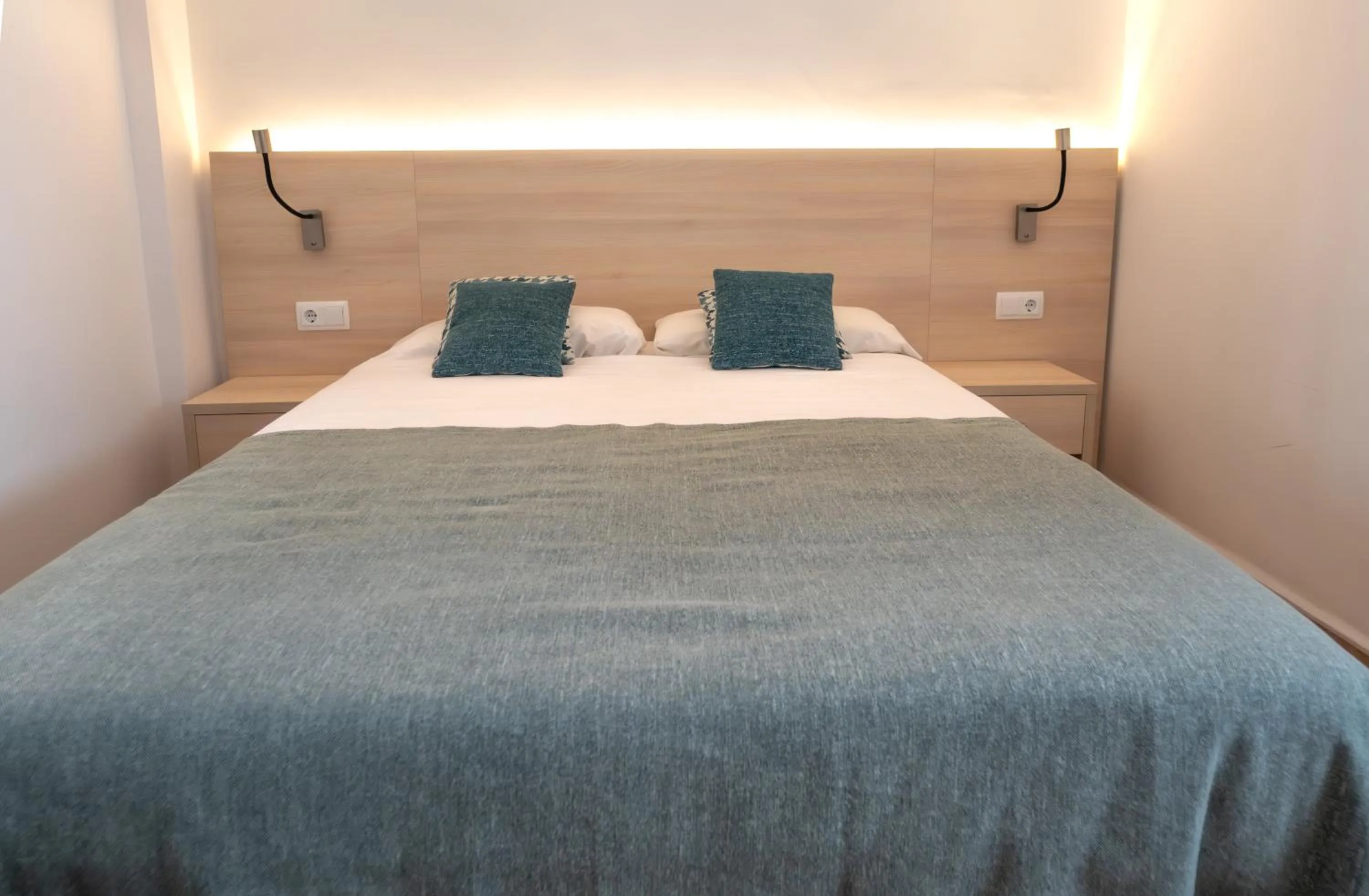 Bed in Hotel Playa Mondrago