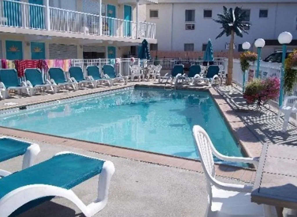 Swimming pool in Aztec Motel Wildwood Crest Beach