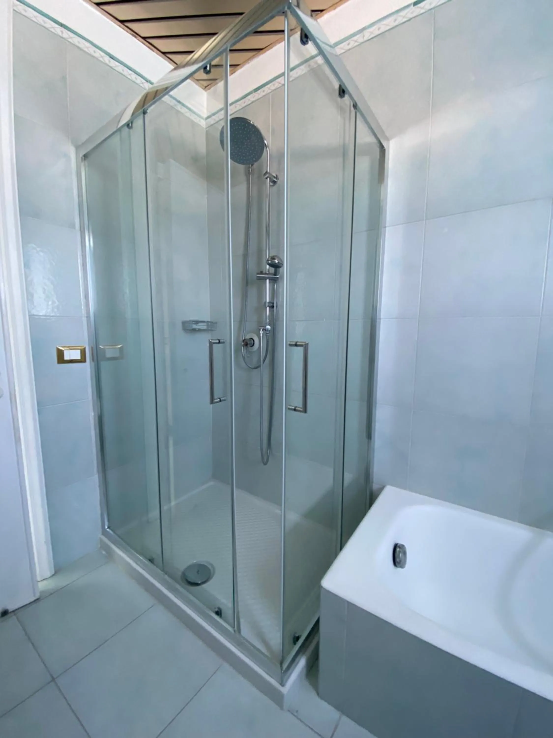 Shower in Hotel Solemare Beach & Beauty SPA