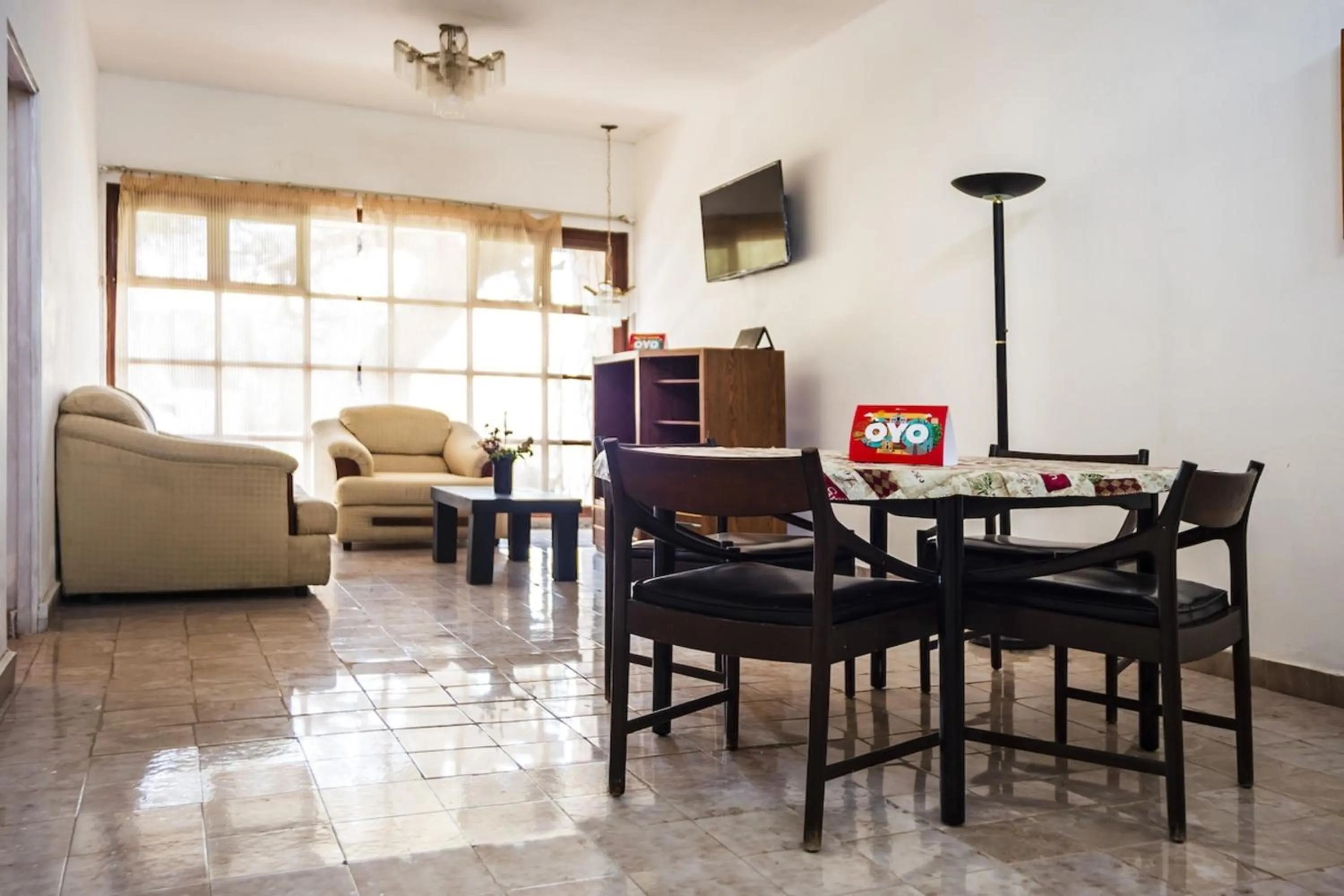 Living room in OYO Hotel Oasis, Matehuala