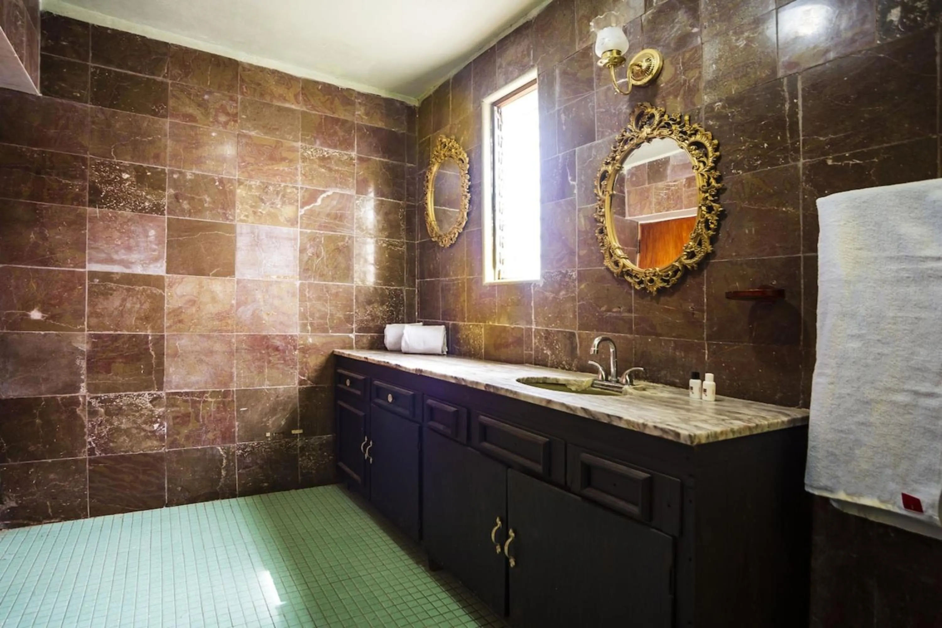 Bathroom in OYO Hotel Oasis, Matehuala