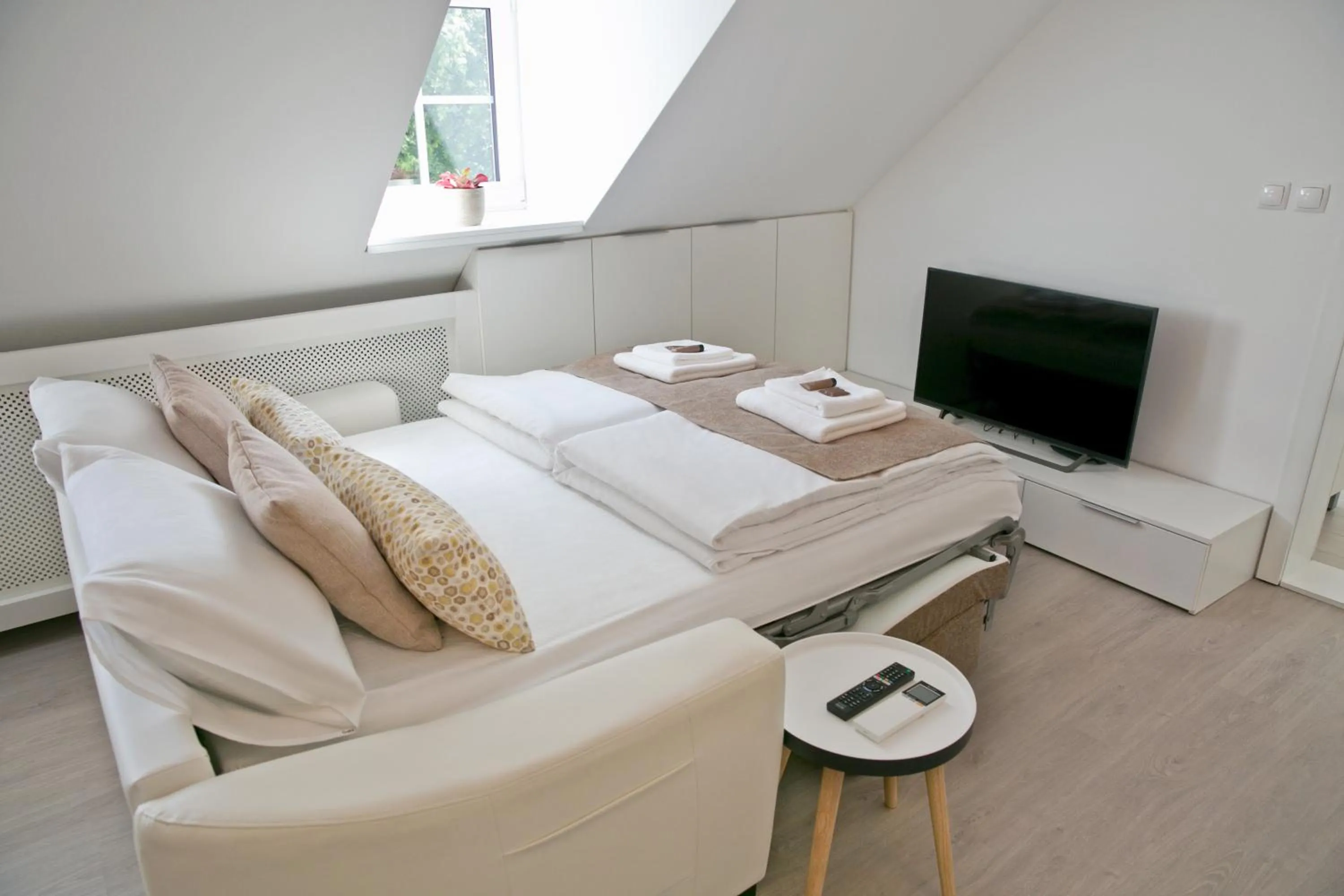 TV and multimedia, Bed in Apartments Hiša Pod Gradom