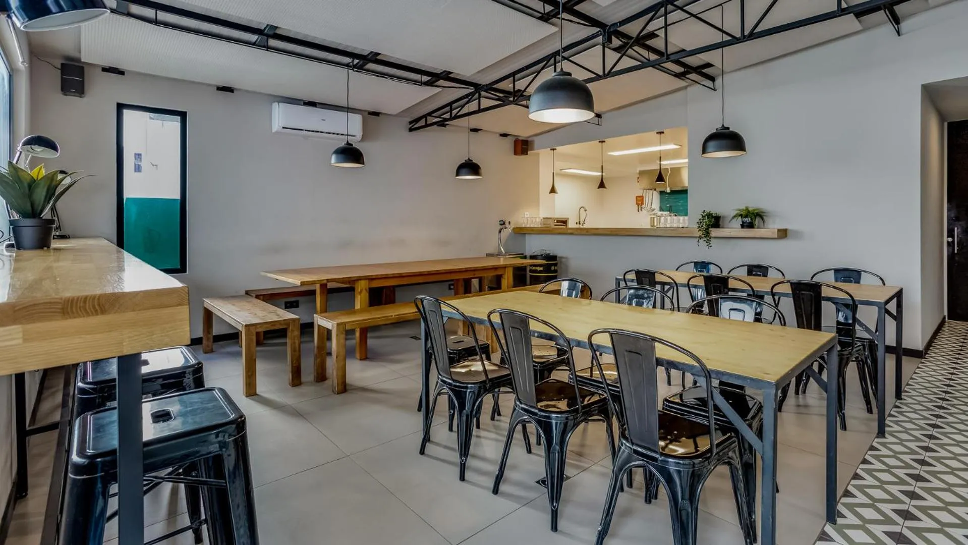 Property building in Hostellicious