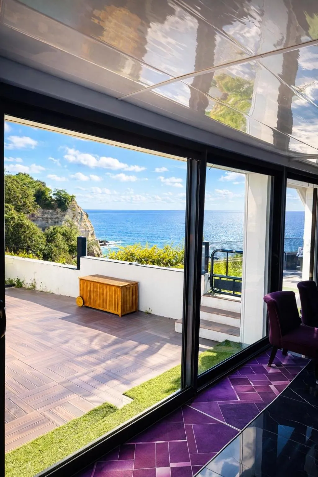 Photo of the whole room in Villa le dauphin Meschers 4 étoiles vu Mer