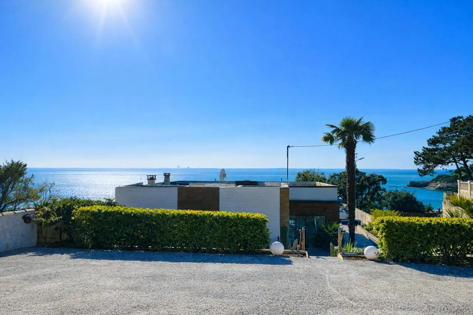Garden in Villa le dauphin Meschers 4 étoiles vu Mer