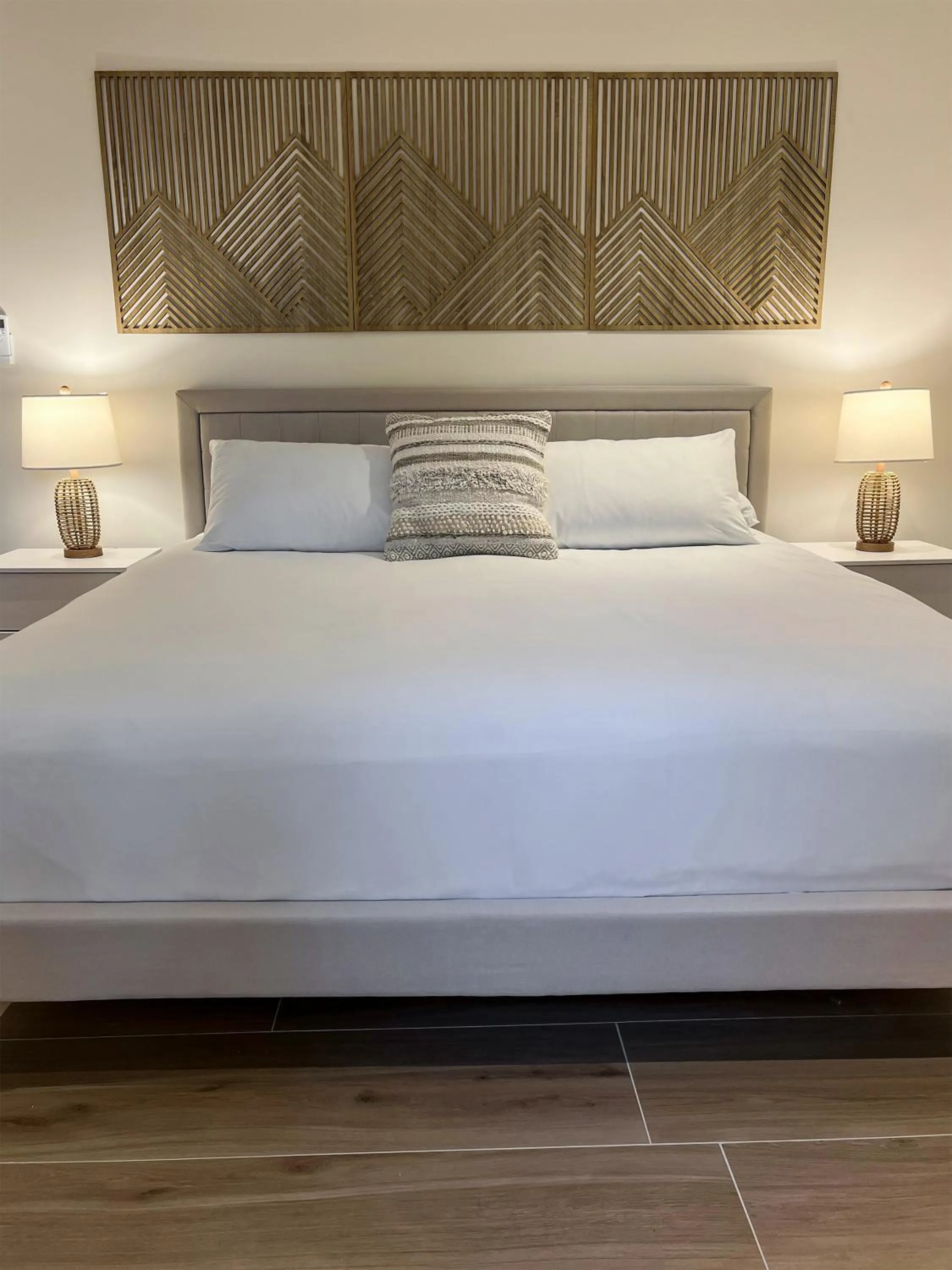 Bedroom, Bed in Lime Tree Bay Resort