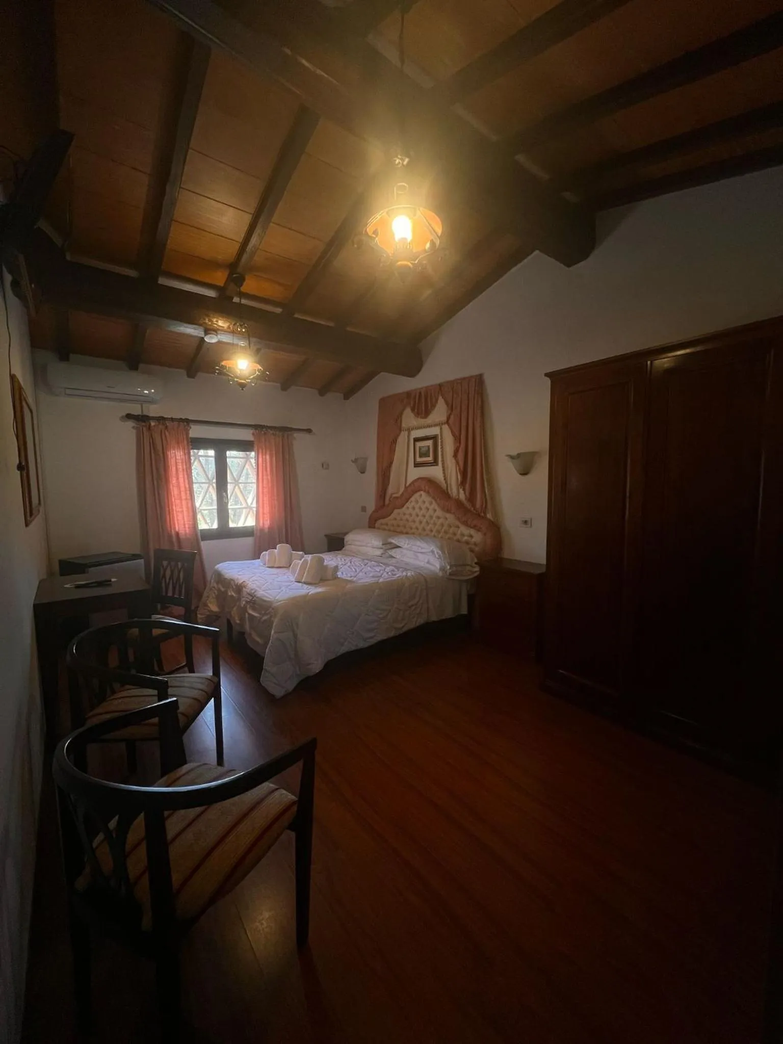 Bedroom, Bed in Hotel Il Pietreto