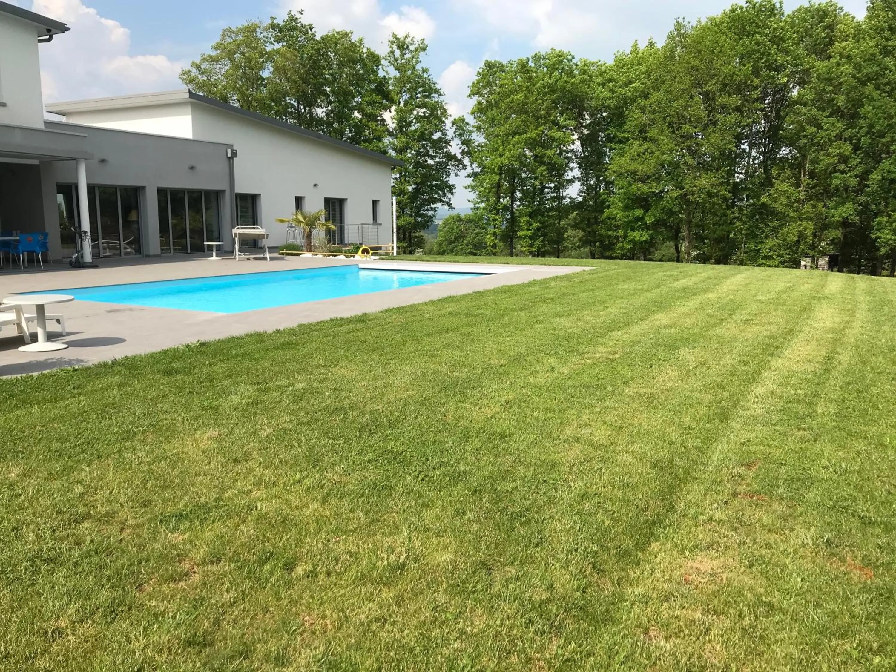 Property building in Domaine Georges V