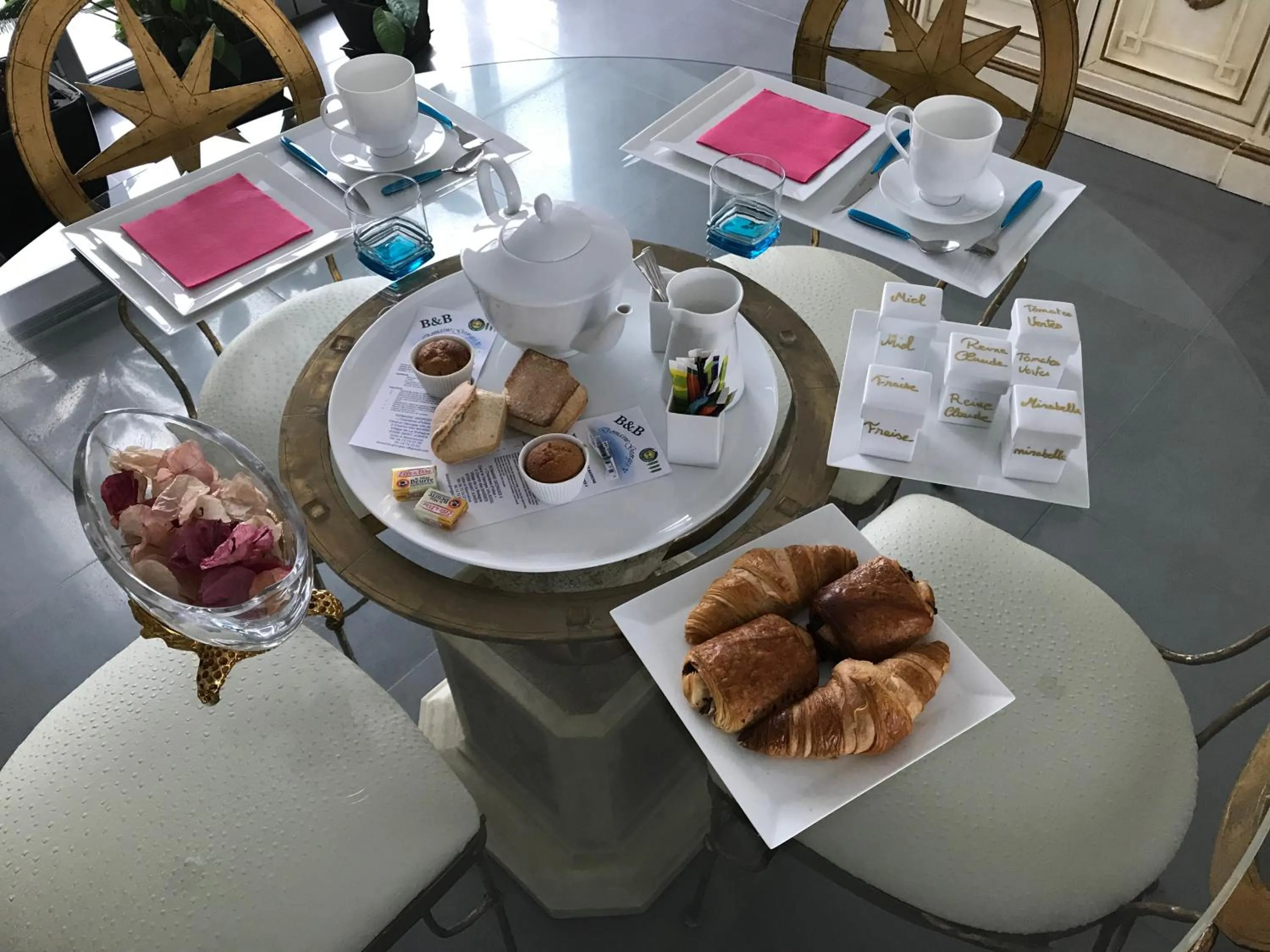 Food in Domaine Georges V