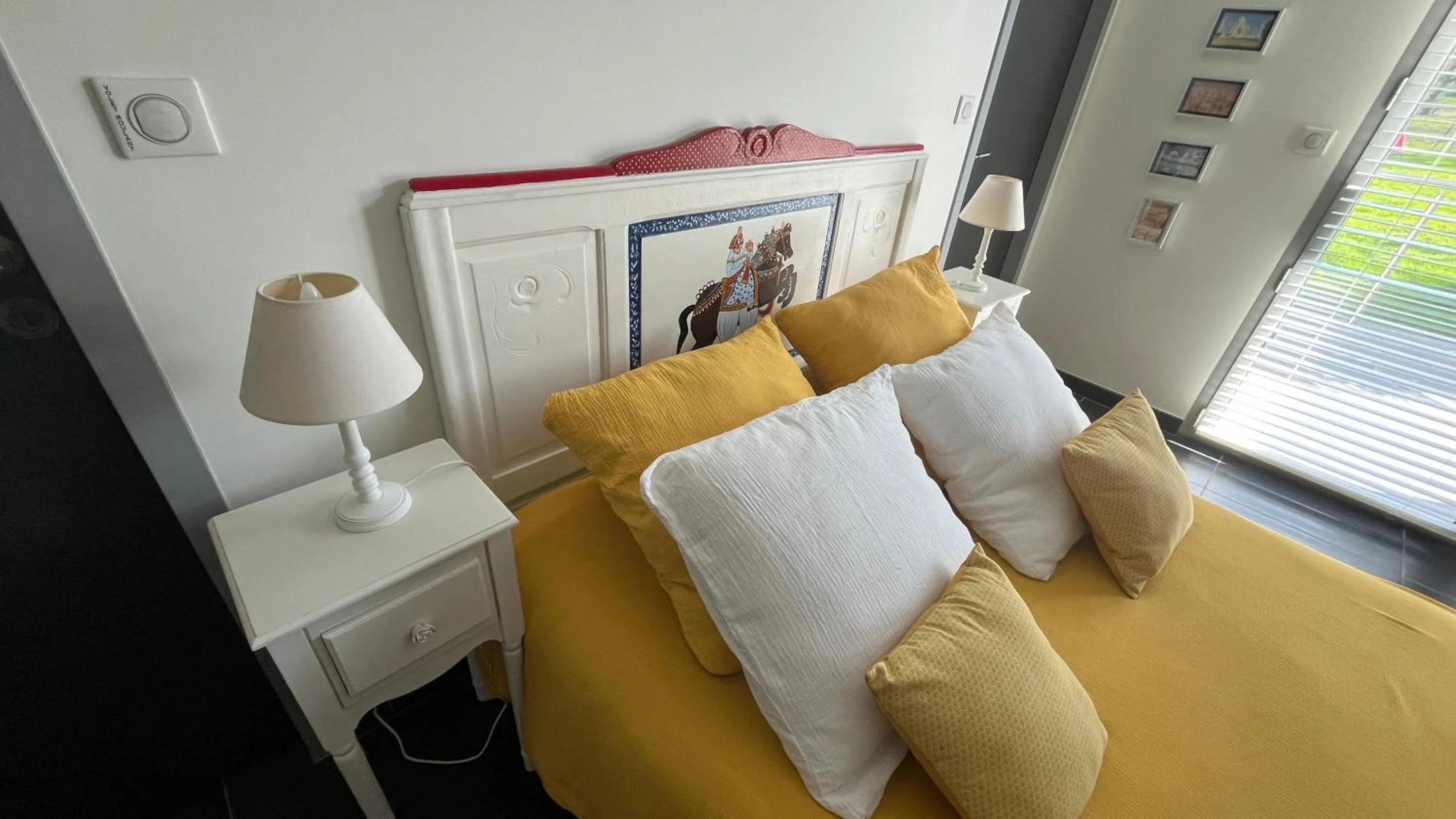 Bed in Domaine Georges V