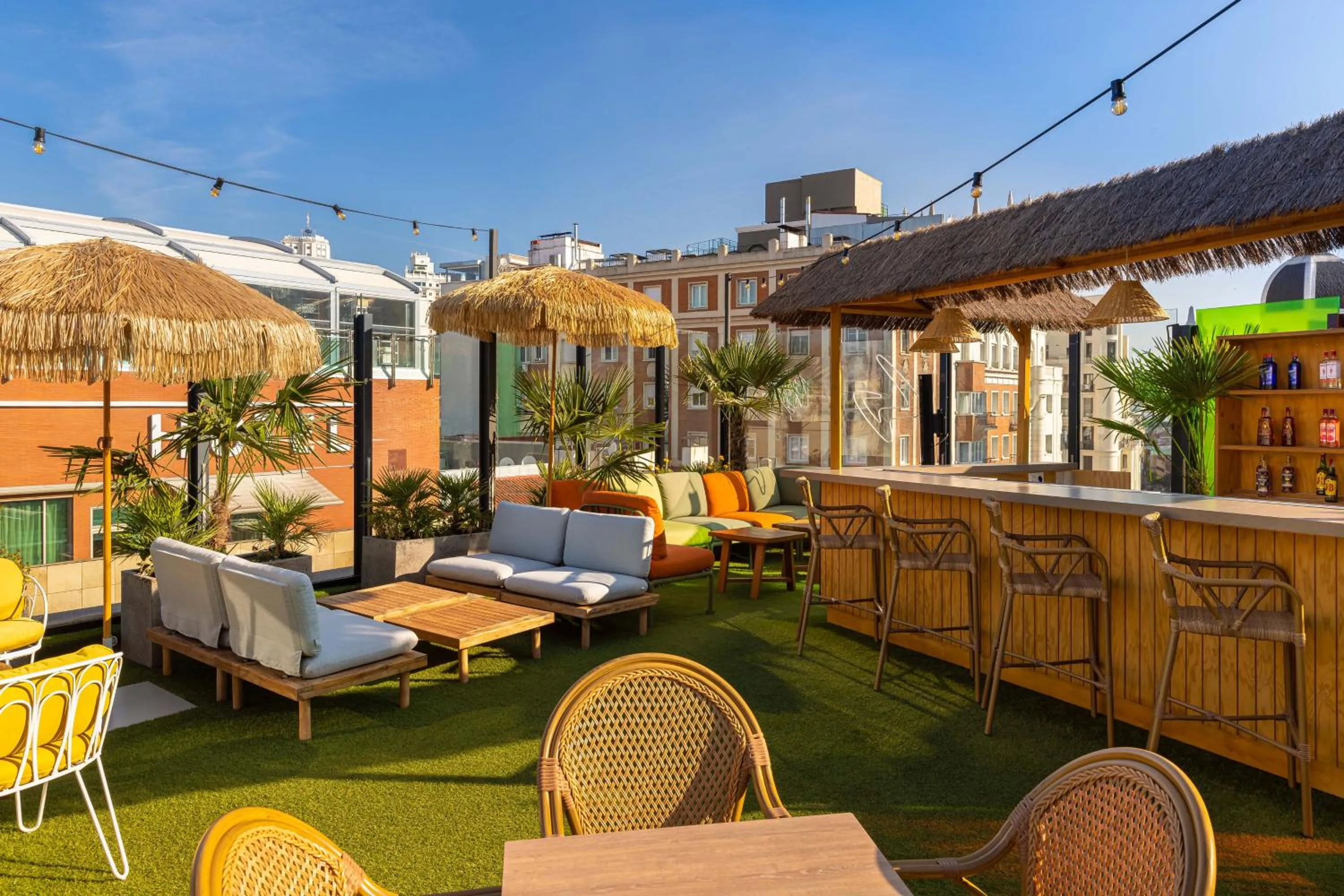 Restaurant/places to eat in Generator Madrid