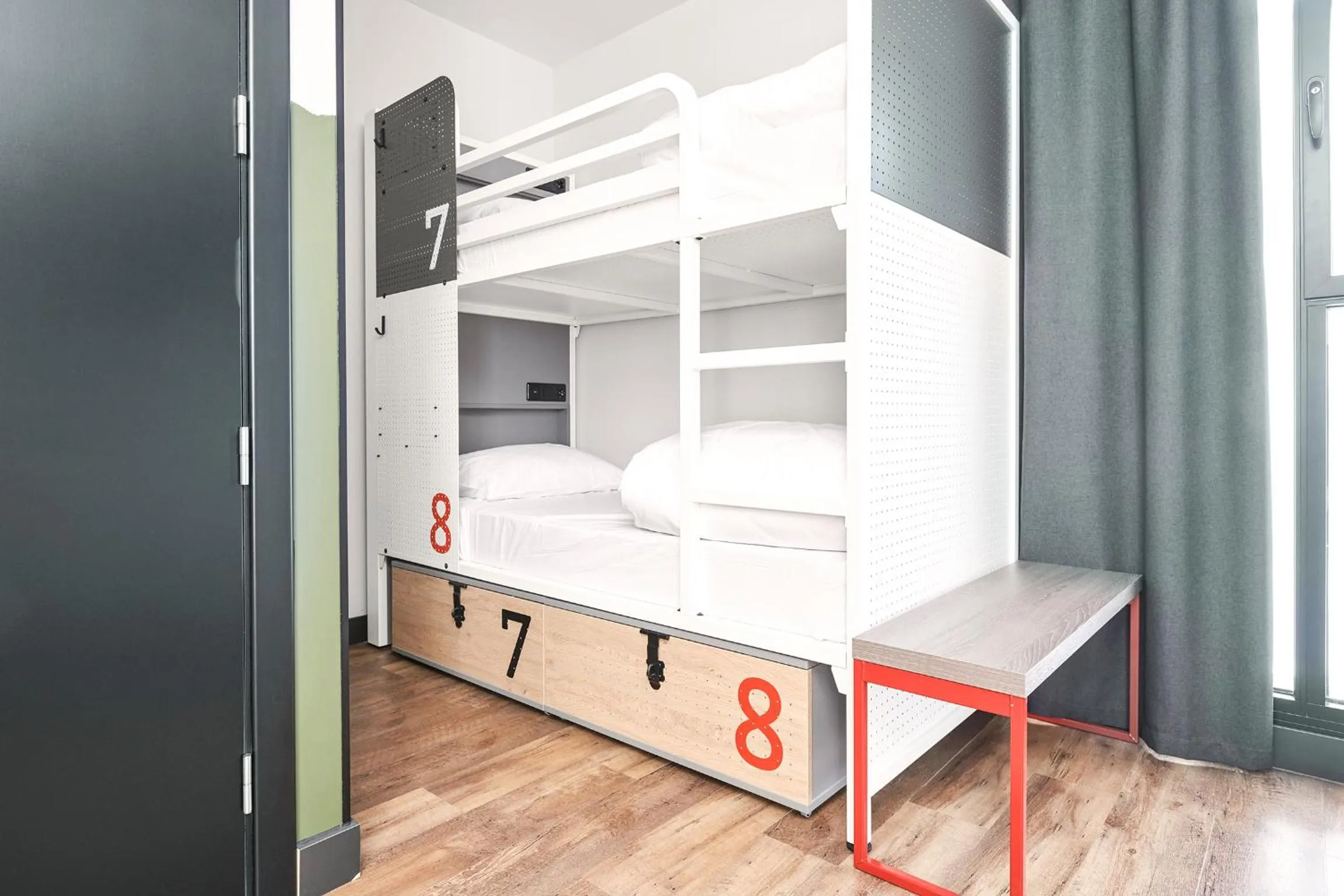bunk bed, Bed in Generator Madrid