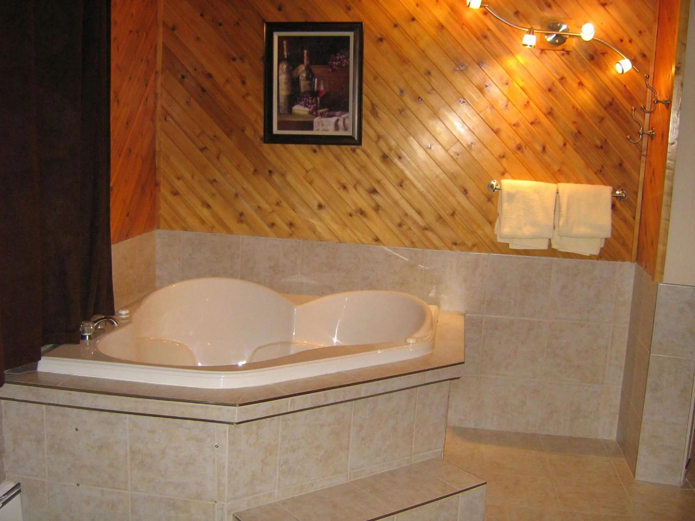 Spa and wellness centre/facilities in Parkway Motel & European Lodges