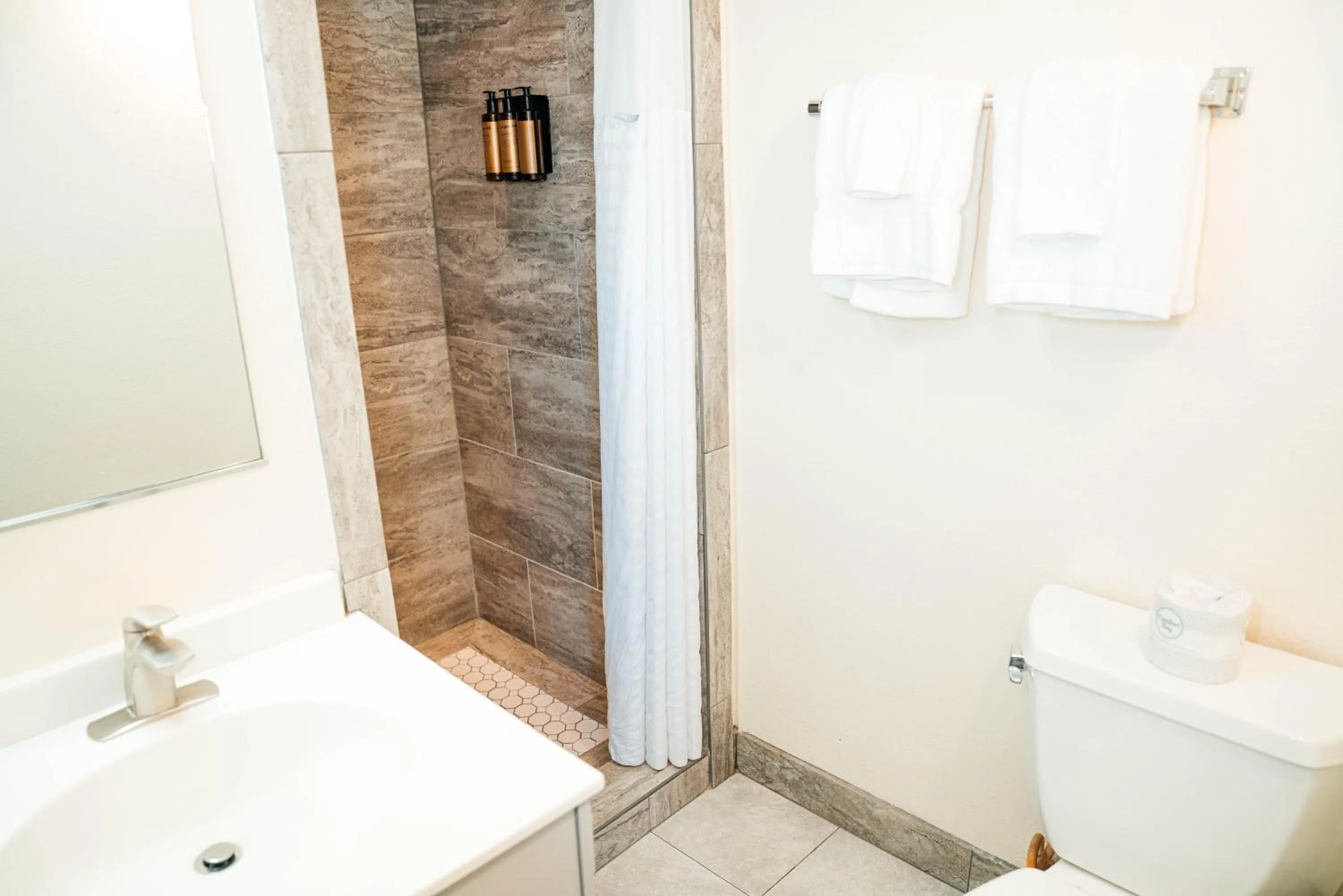 Bathroom in Salida Inn & Monarch Suites