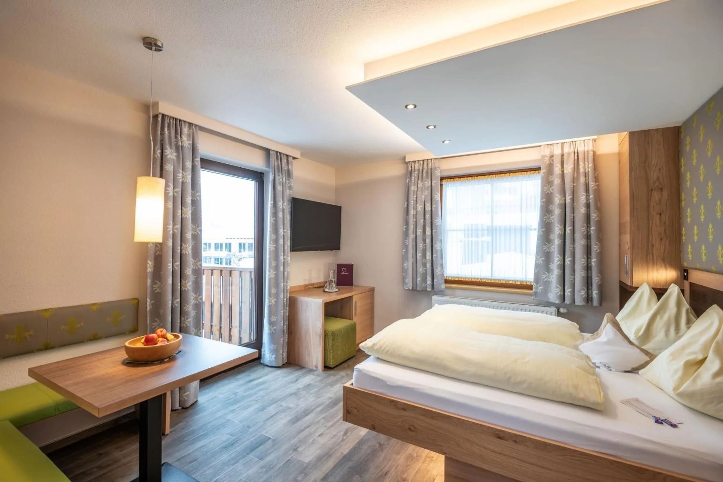 Bedroom, Bed in Bliem's Familienhotel