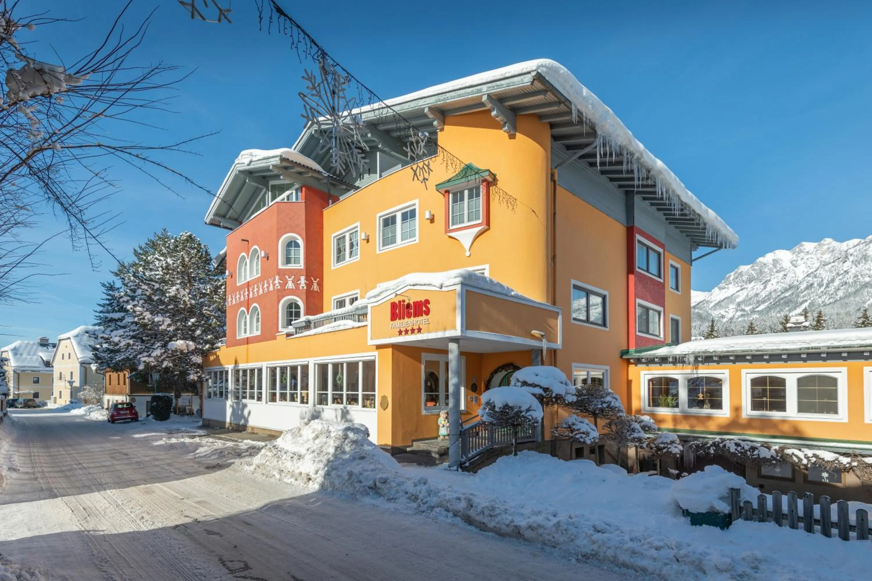 Facade/entrance in Bliem's Familienhotel