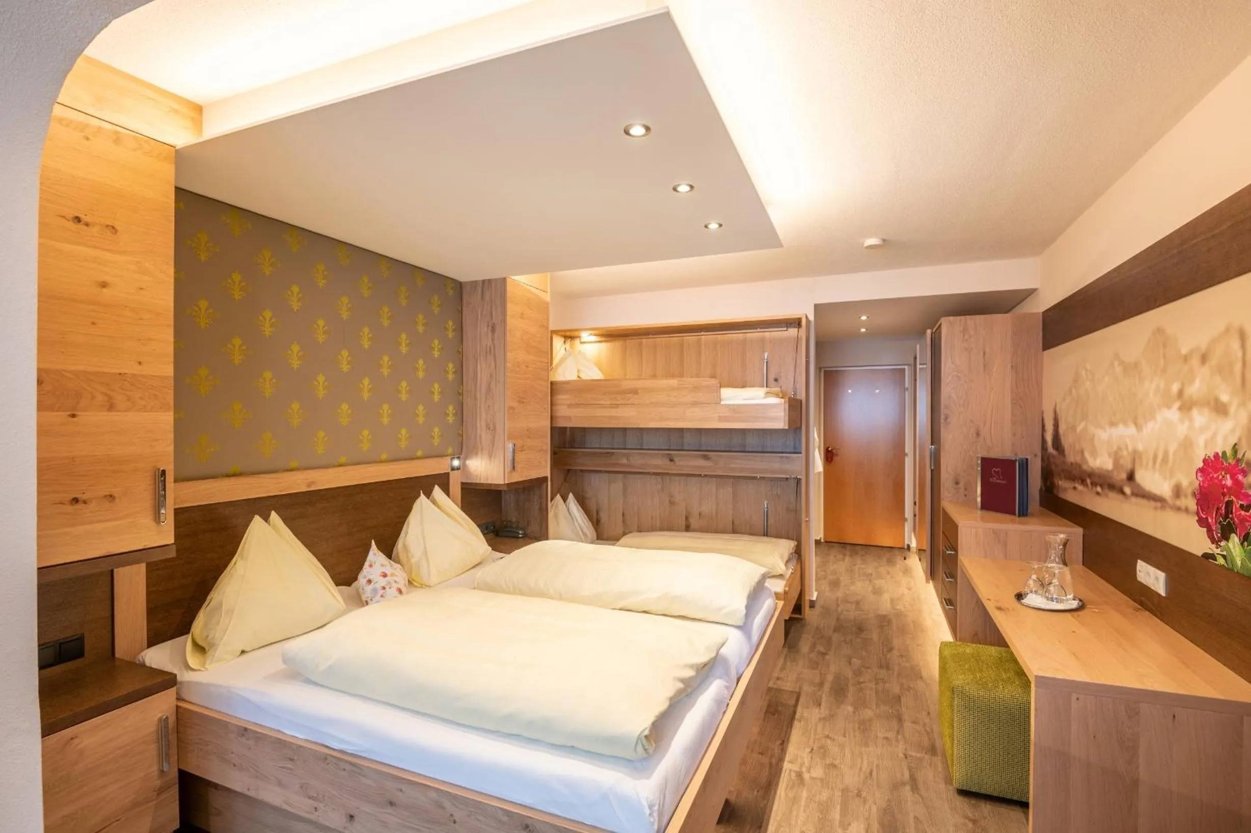 Bedroom, Bed in Bliem's Familienhotel