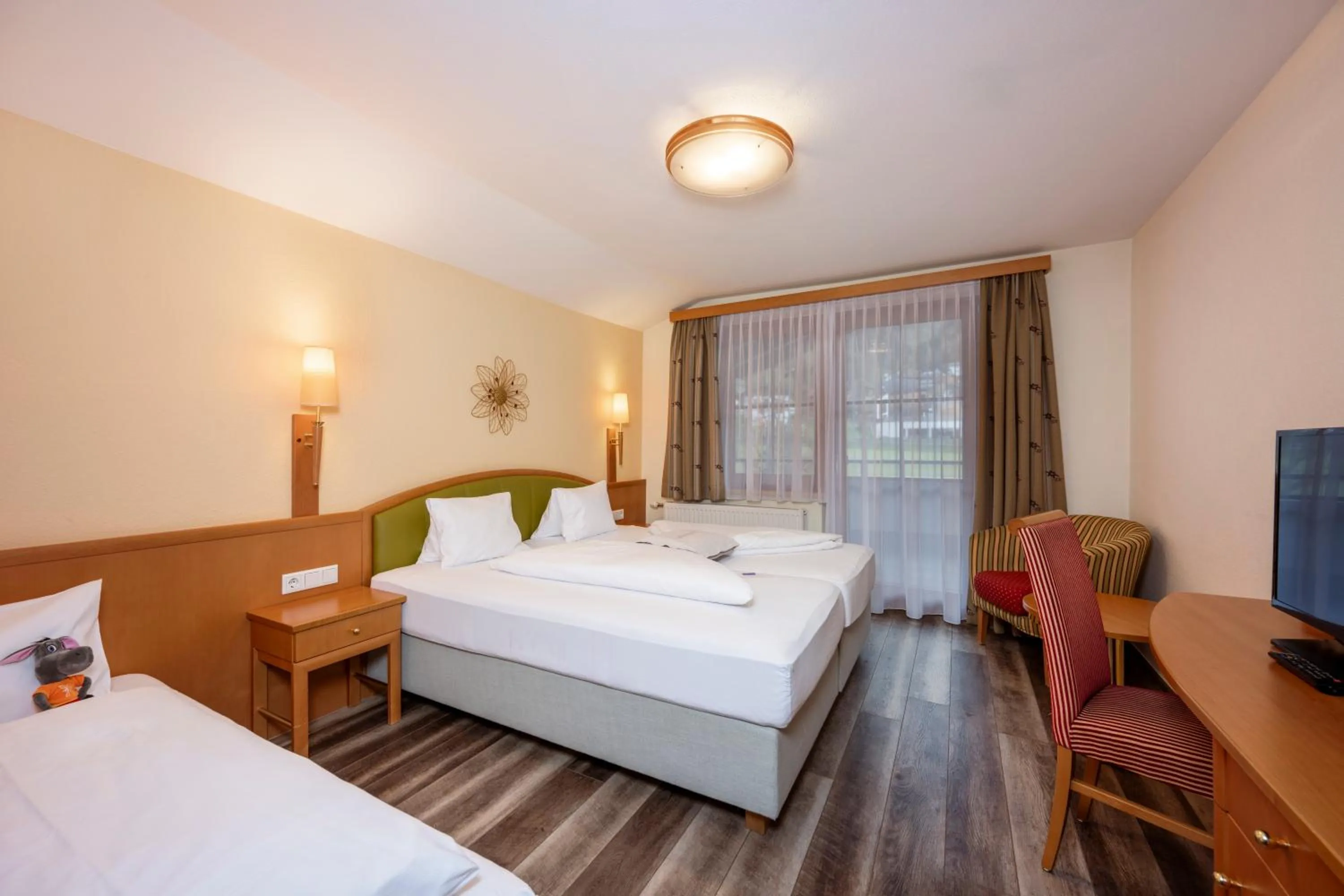 Bedroom, Bed in Bliem's Familienhotel