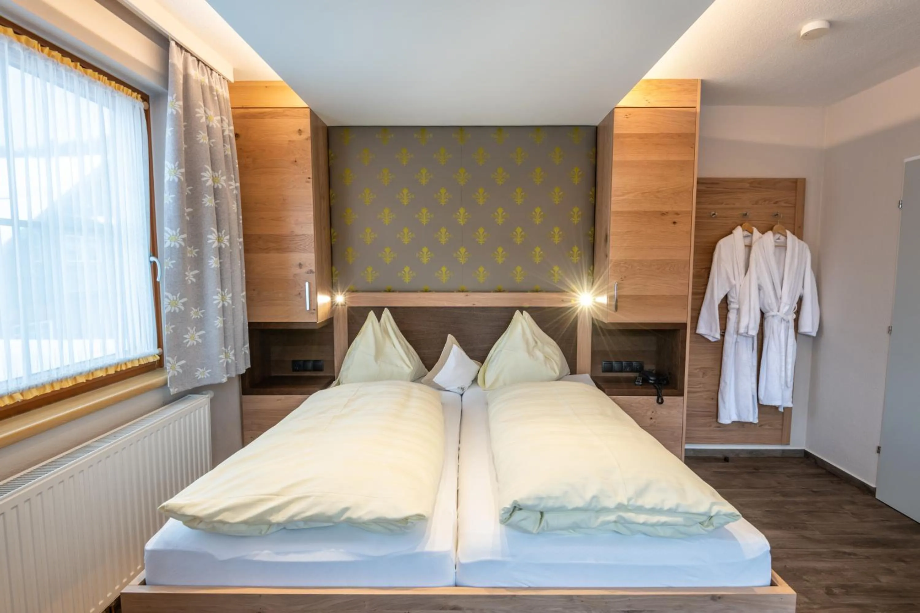 Bedroom, Bed in Bliem's Familienhotel