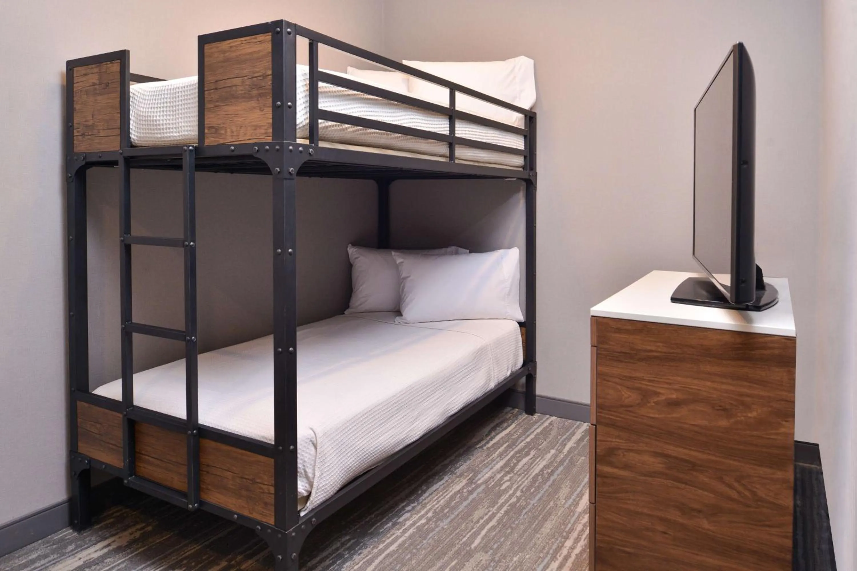 Bedroom, Bed in Hampton Inn & Suites Boise/Spectrum