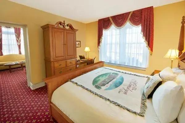 King Suite with Spa Bath in The Mimslyn Inn King Suite with Spa Bath in The Mimslyn Inn