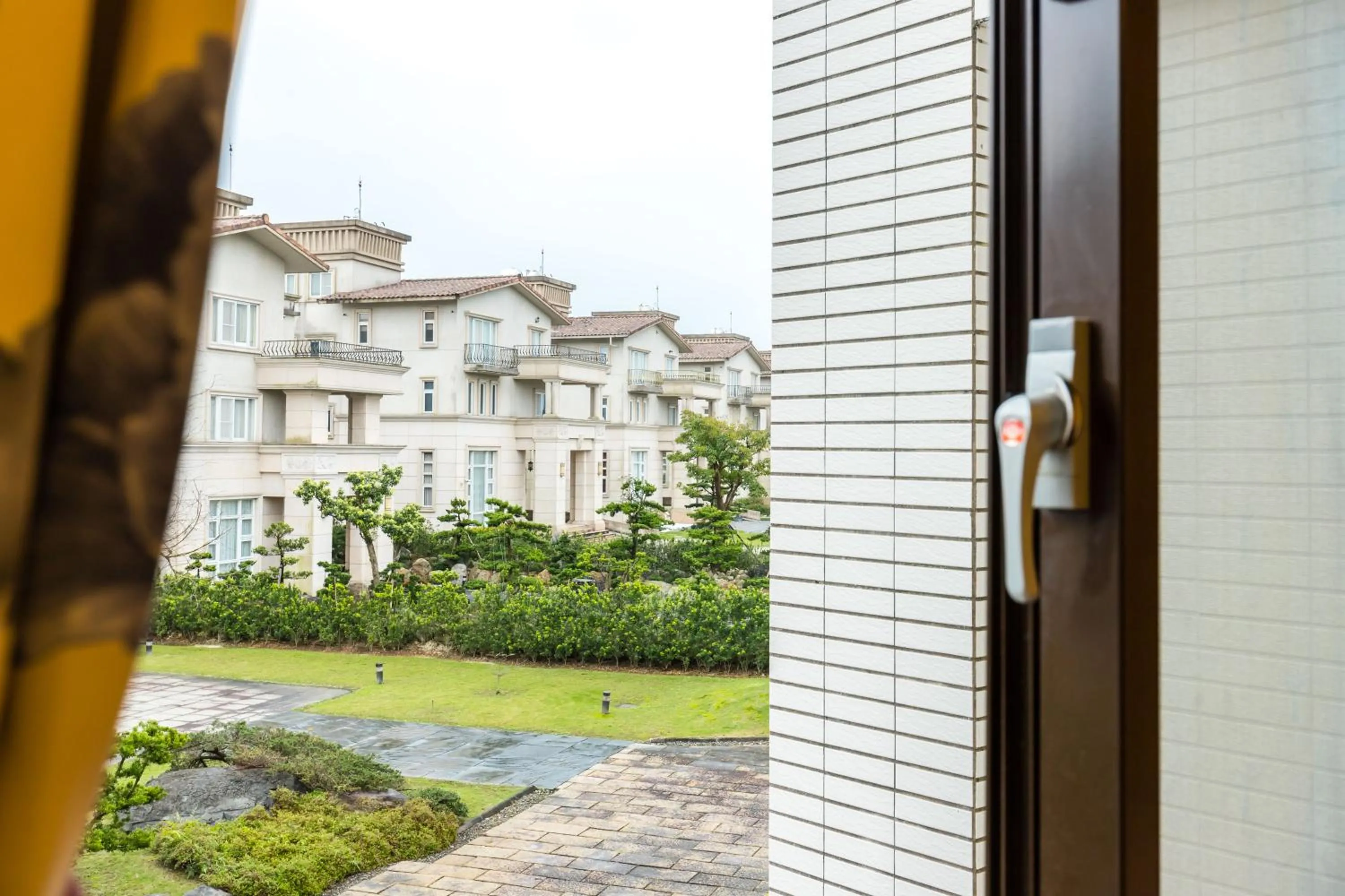 Property building in The Hide Bed and breakfast