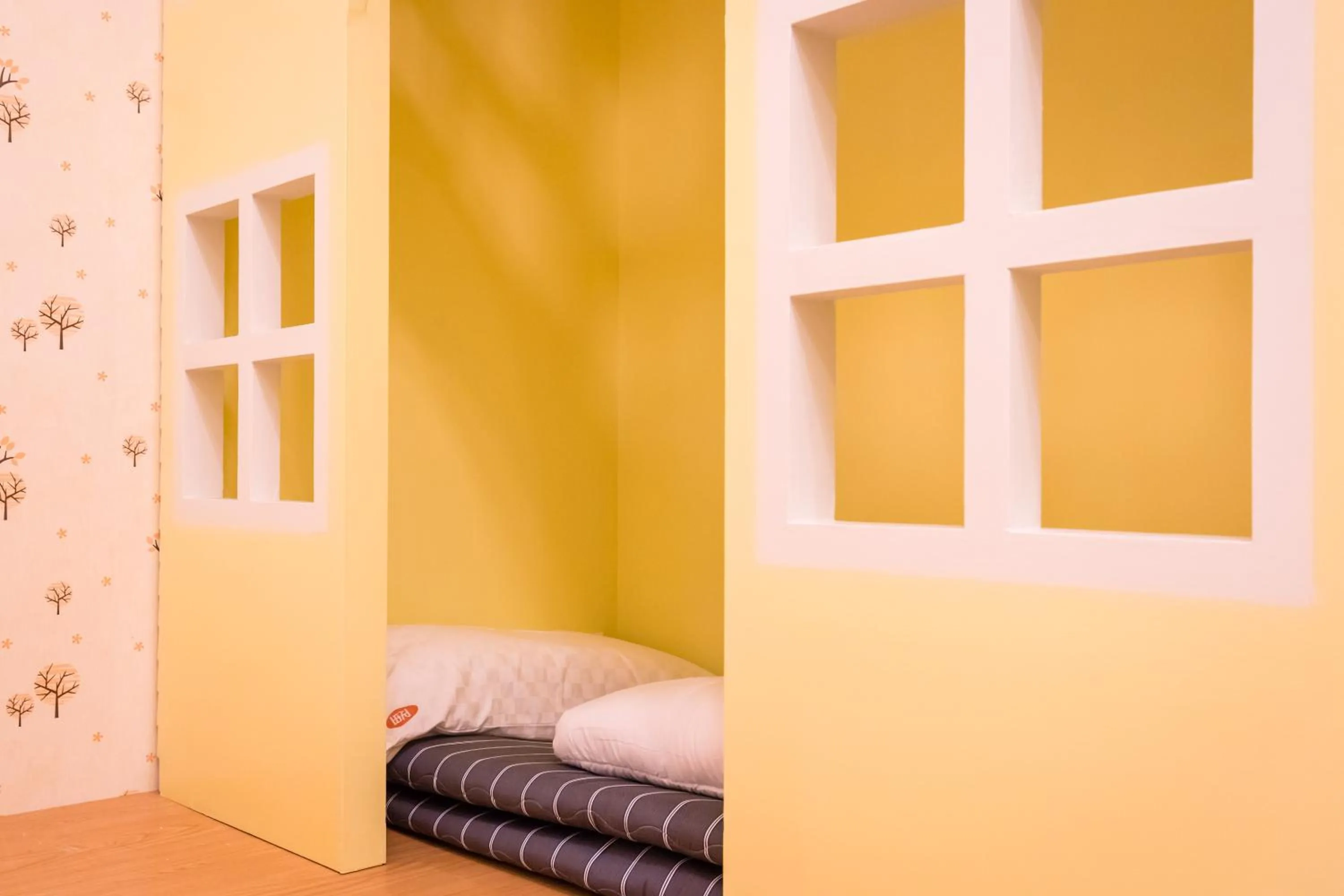 Bed in The Hide Bed and breakfast